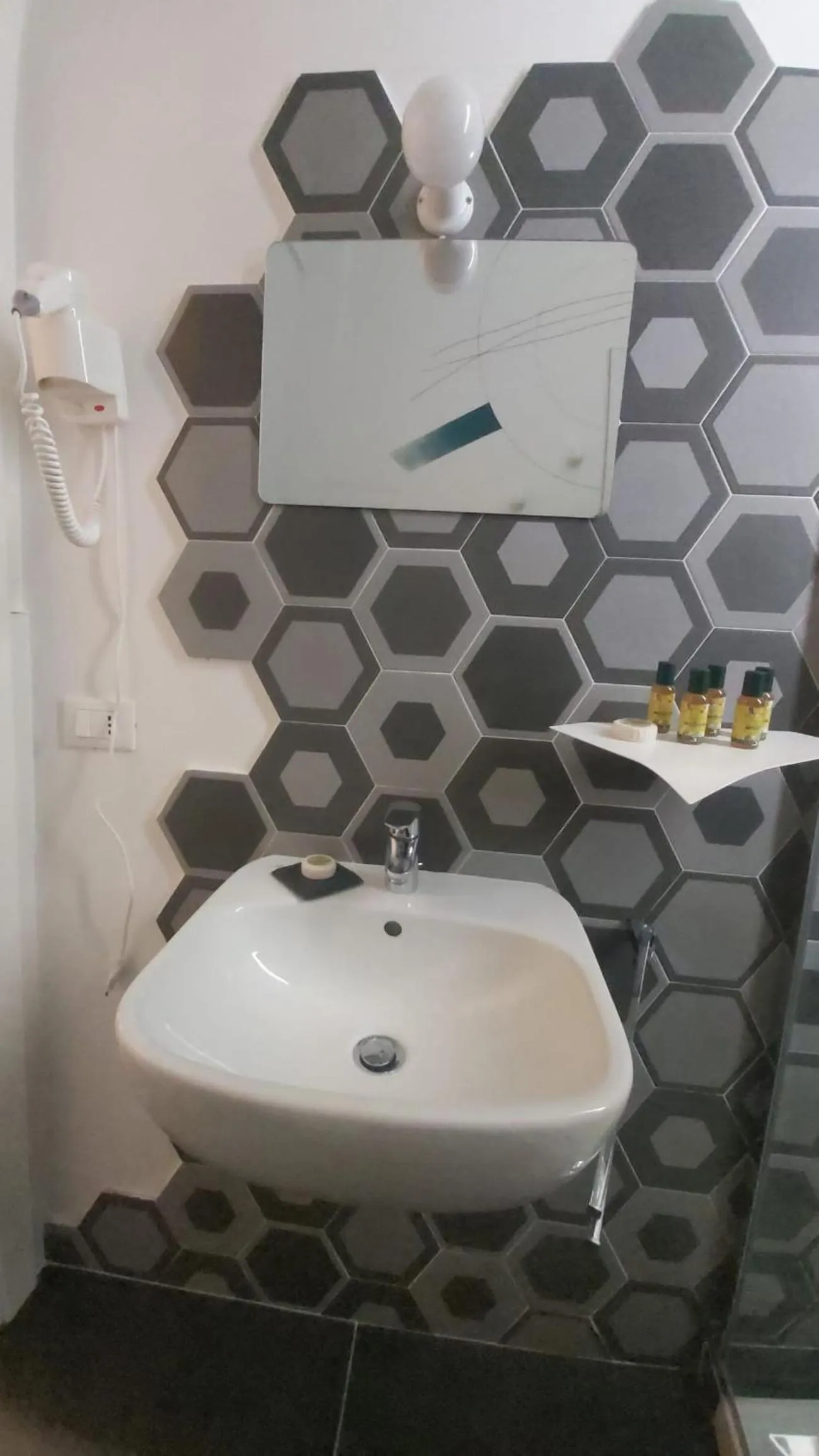 Bathroom in Street Art Inn Florence