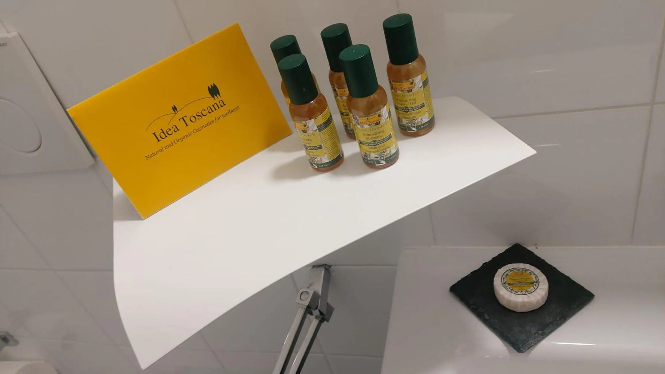 Bathroom in Street Art Inn Florence