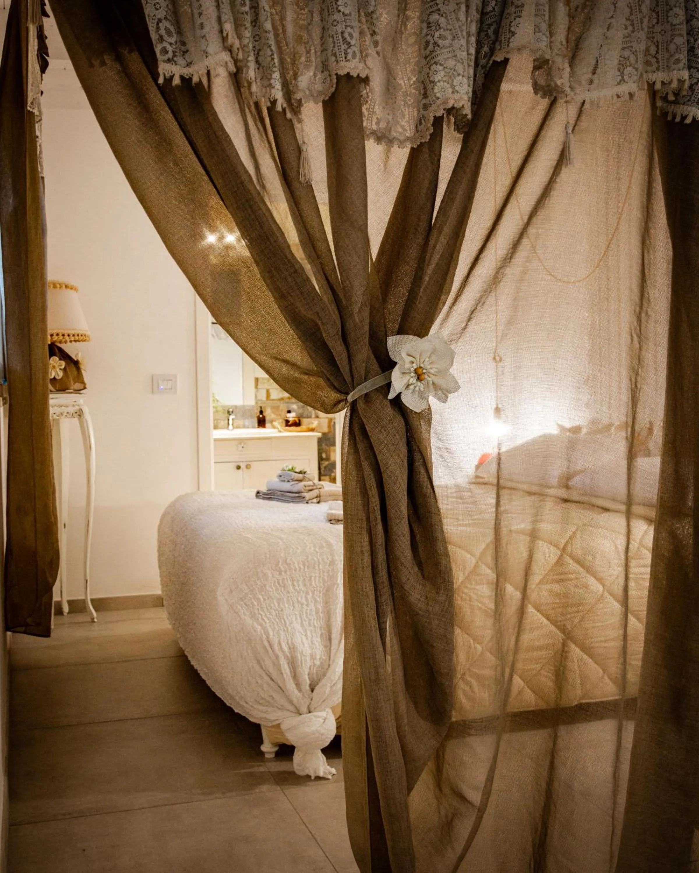 Decorative detail, Bed in Antica Casina B&B di Charme