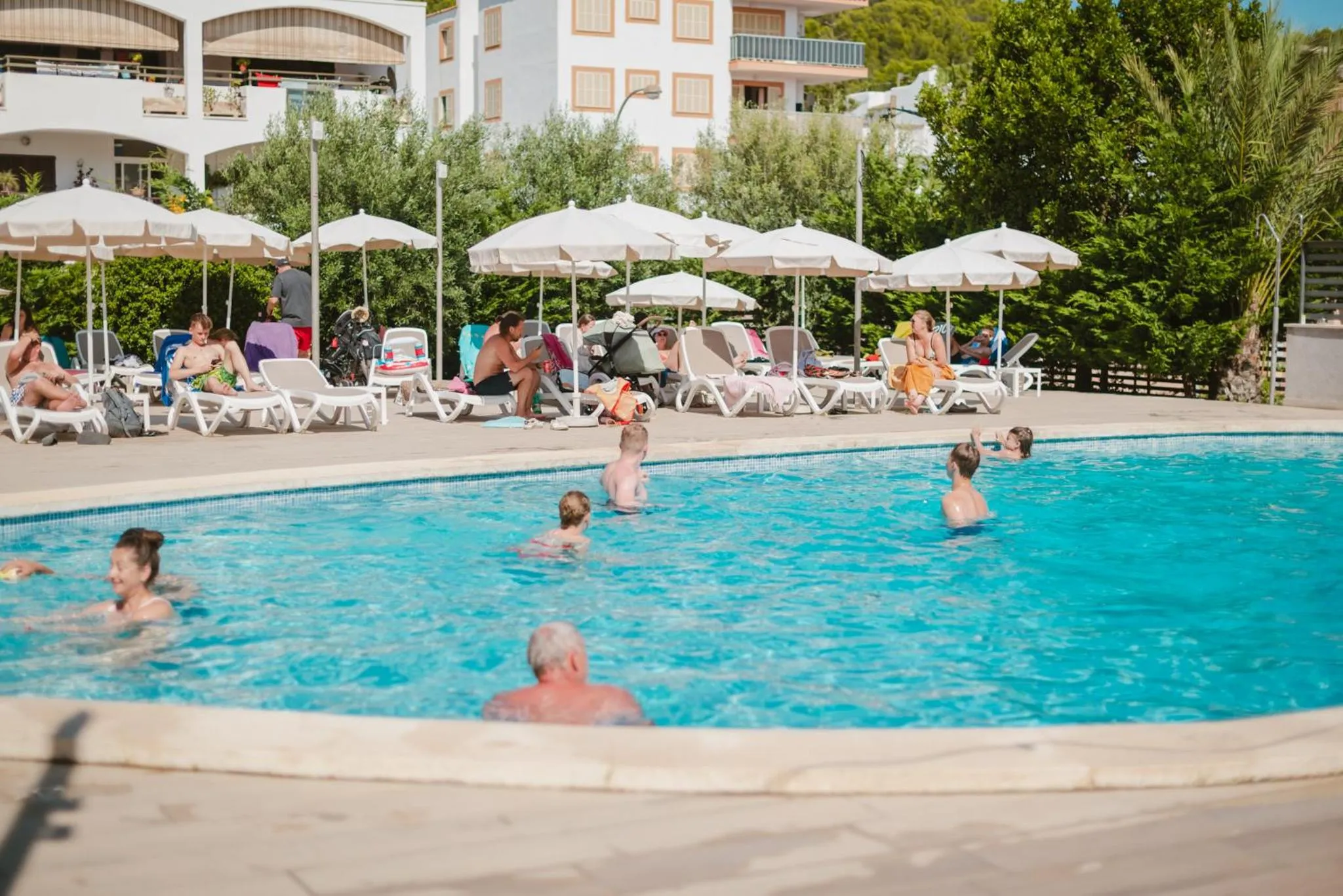 Day in Hotel LLITERAS