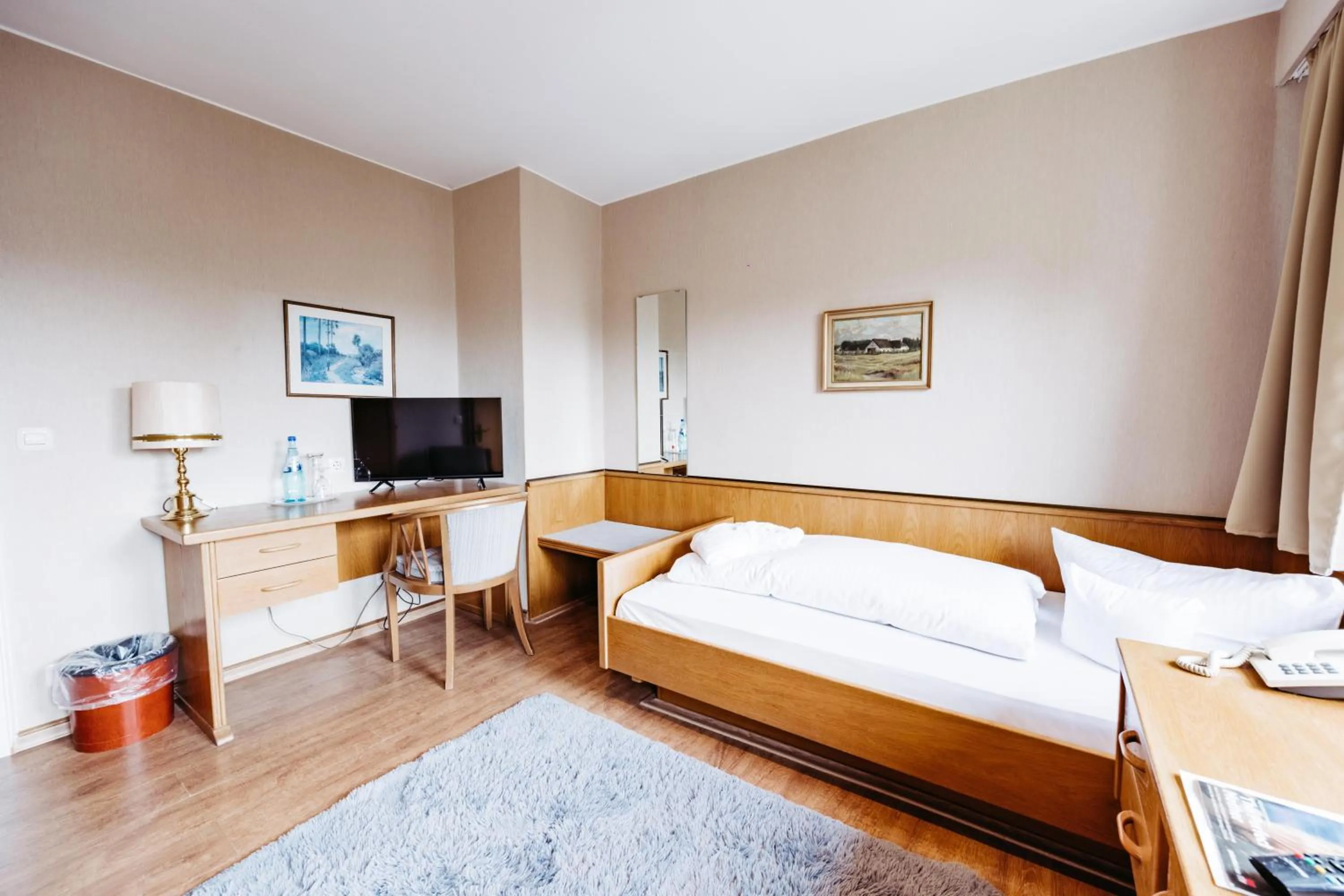 Bedroom, Bed in Berghotel Hoher Knochen - Ruhe & Natur