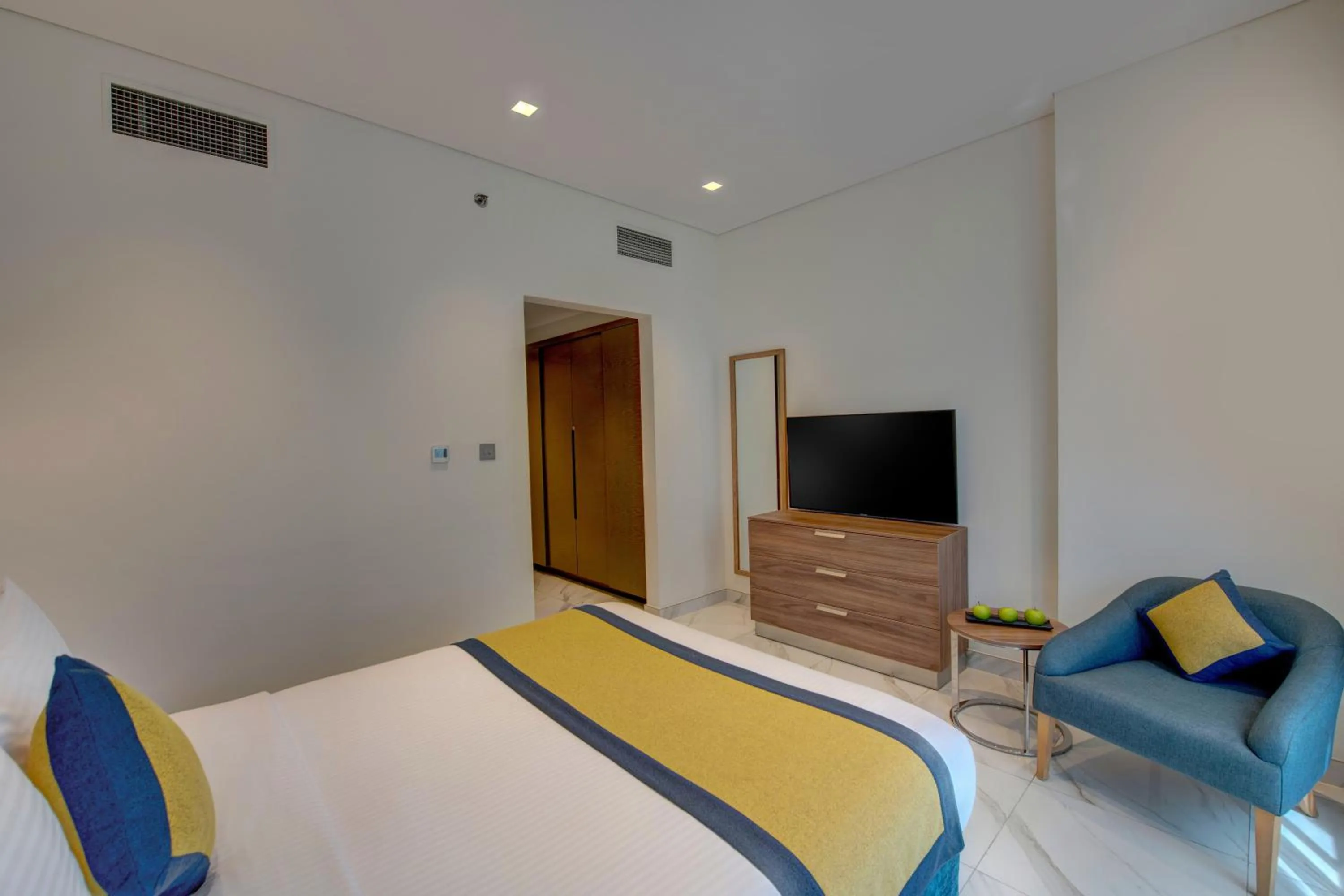 Bed in SUHA Mina Rashid Hotel Apartments