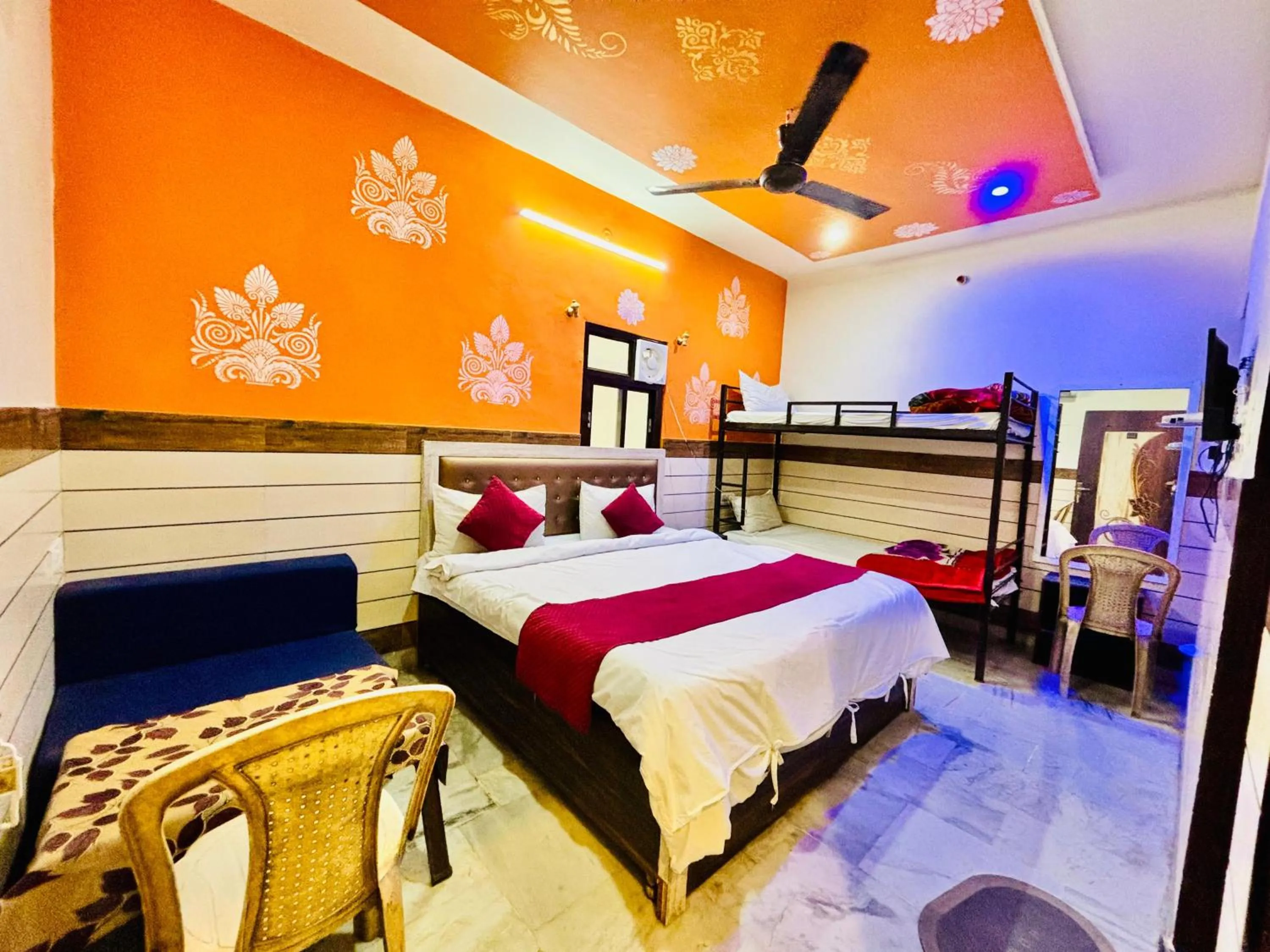 Bed in Hotel Royal Pinkcity