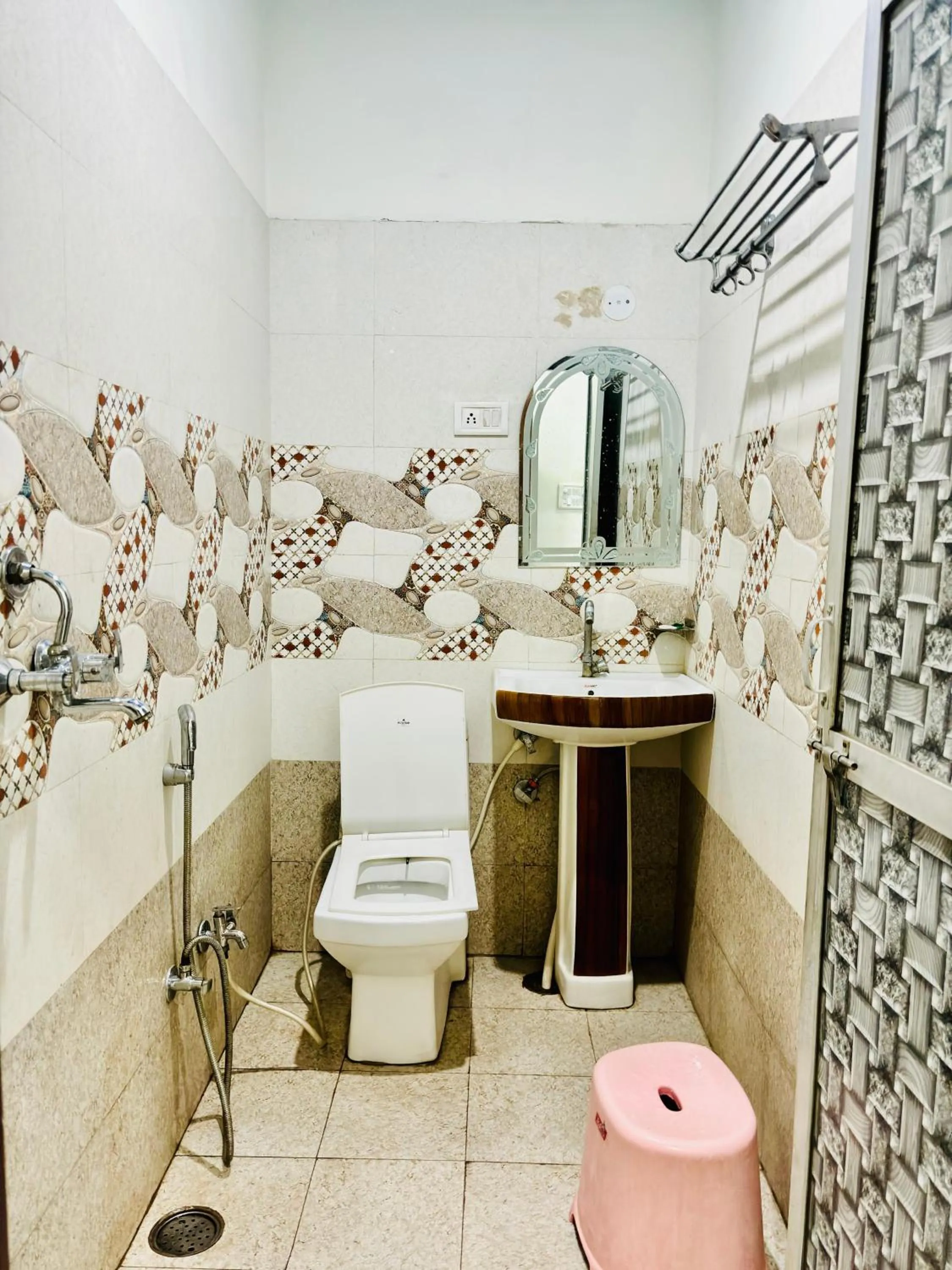 Shower in Hotel Royal Pinkcity