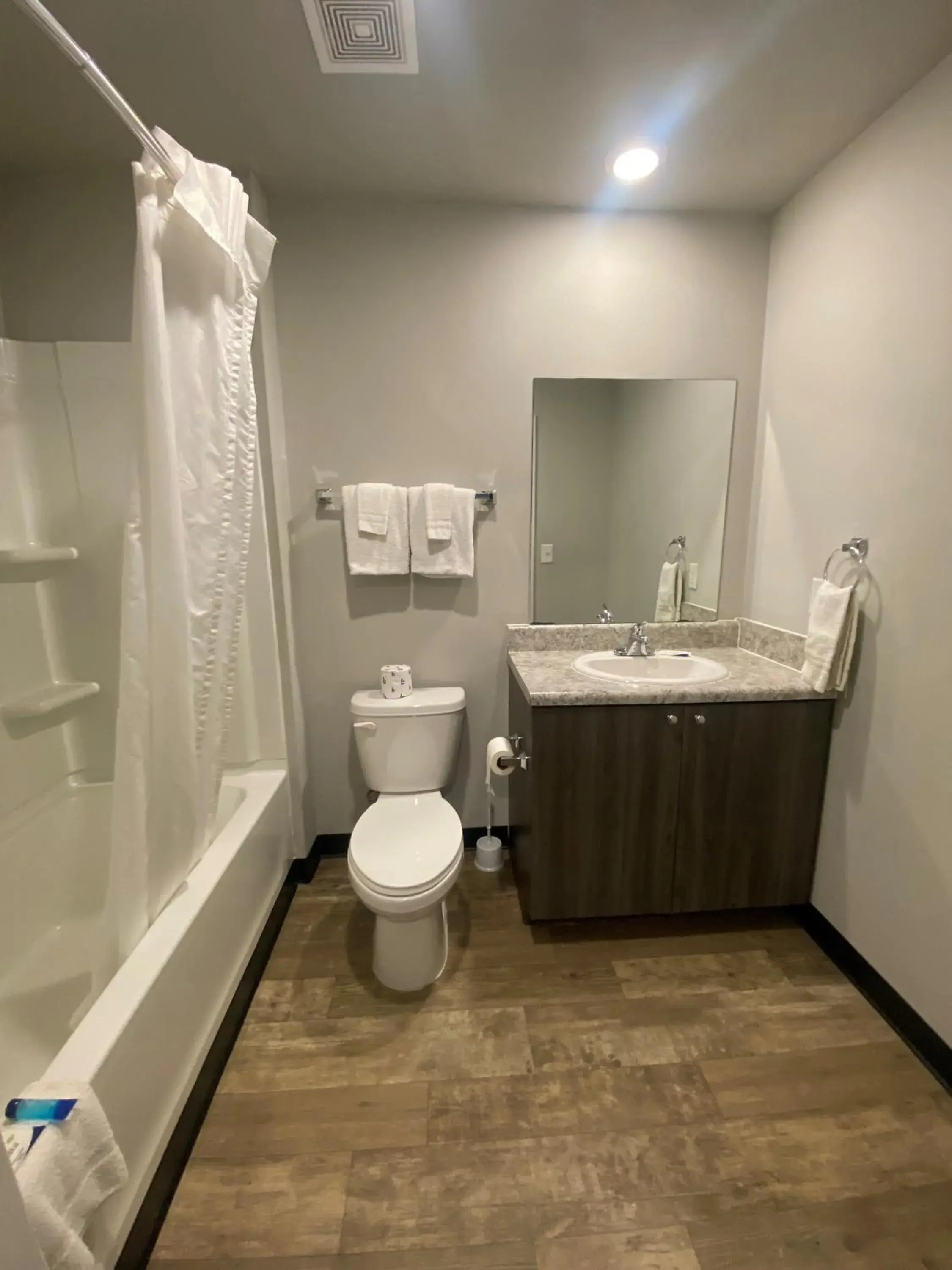 Double Room in Savannah Suites Atlanta Airport Double Room in Savannah Suites Atlanta Airport