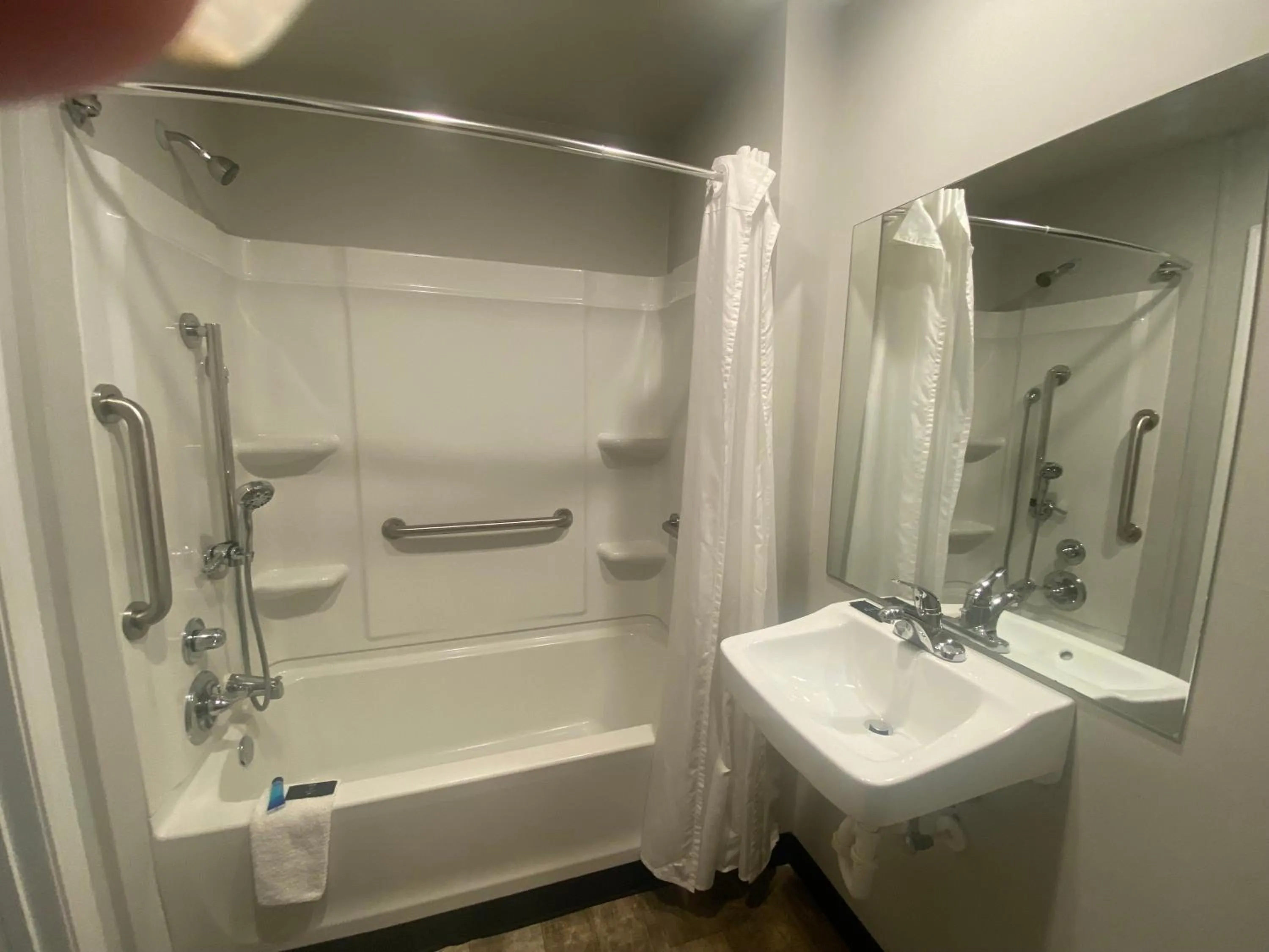Shower in Savannah Suites Atlanta Airport