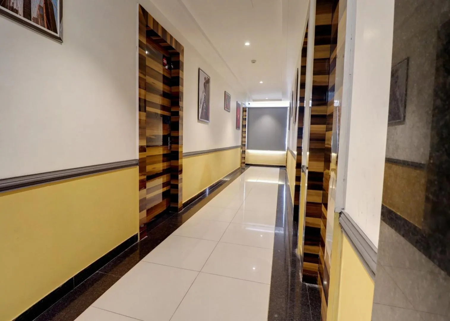 Property building in Hotel Mystic Inn