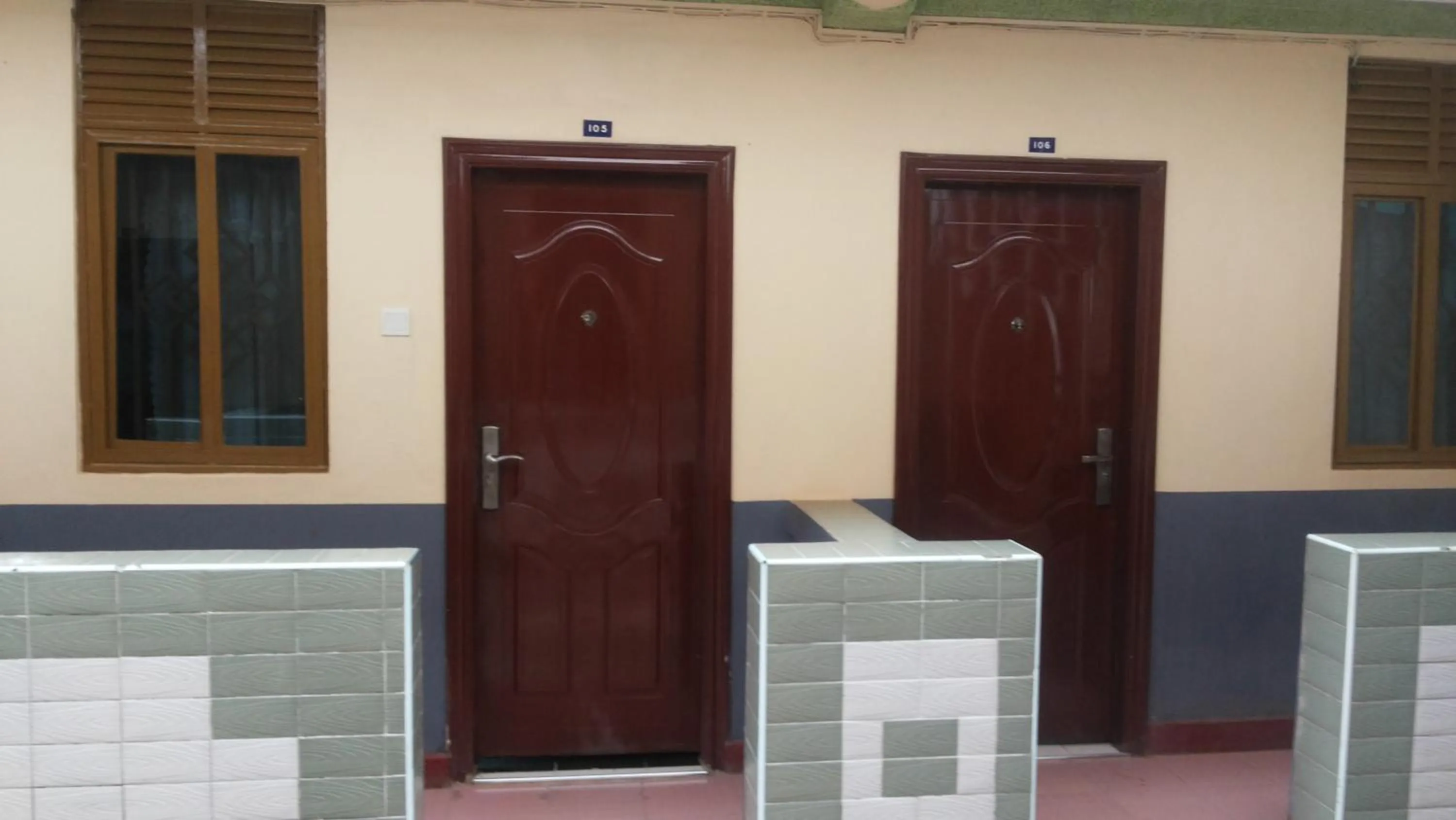 Facade/entrance in Leosim Hotel Nebbi