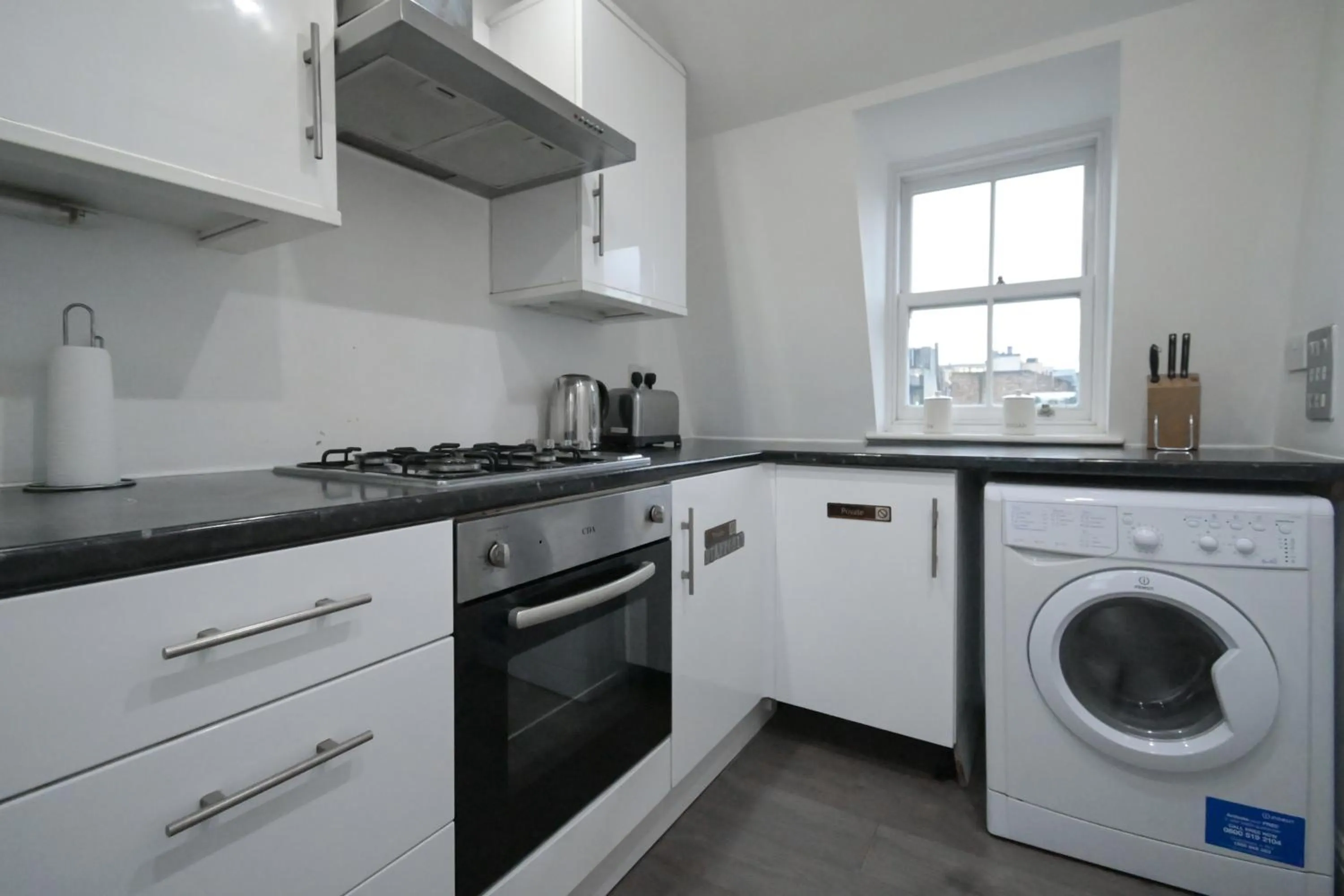 Kitchen or kitchenette in Charlotte Street Rooms by News Hotel