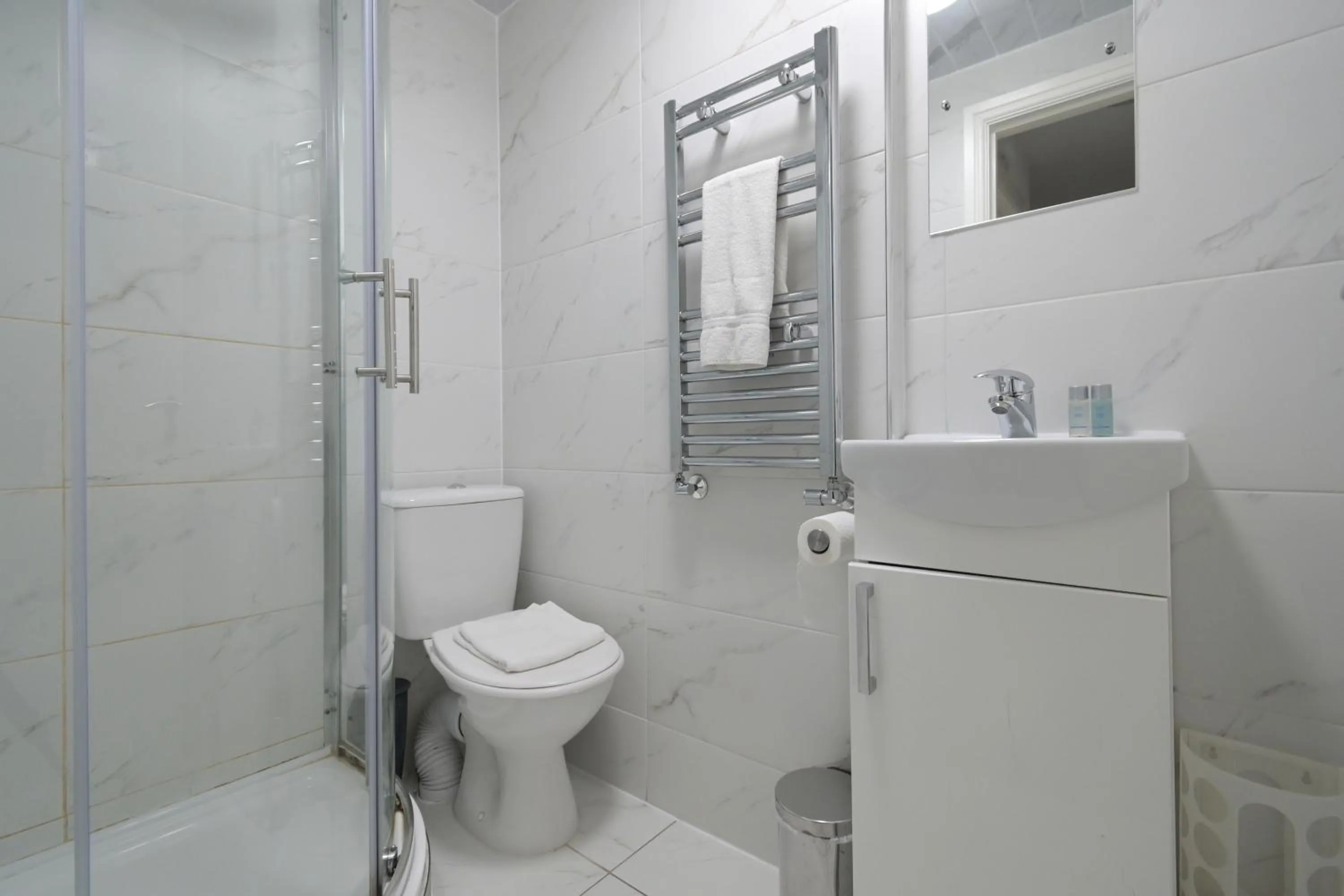 Toilet in Charlotte Street Rooms by News Hotel