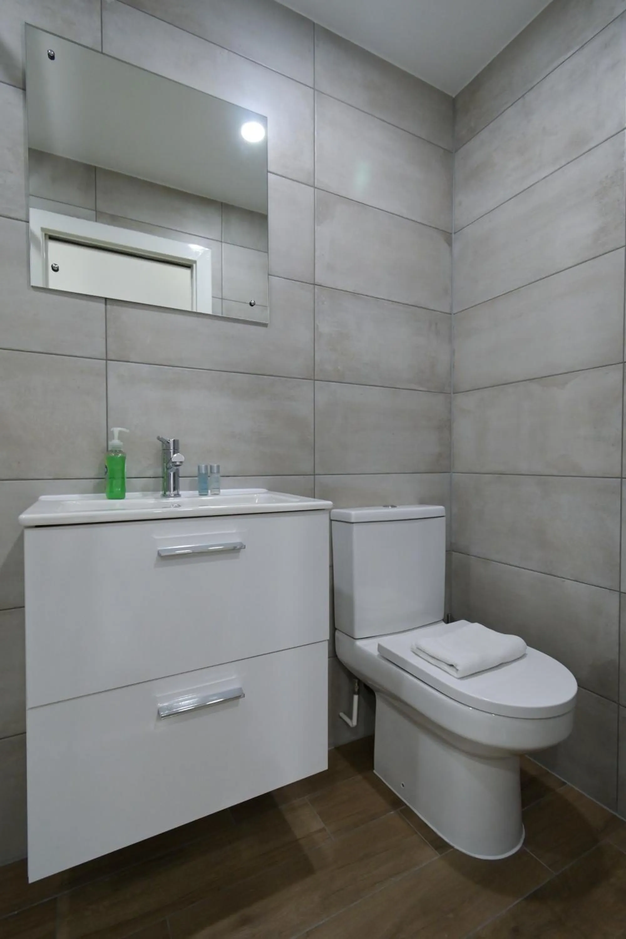 Toilet in Charlotte Street Rooms by News Hotel