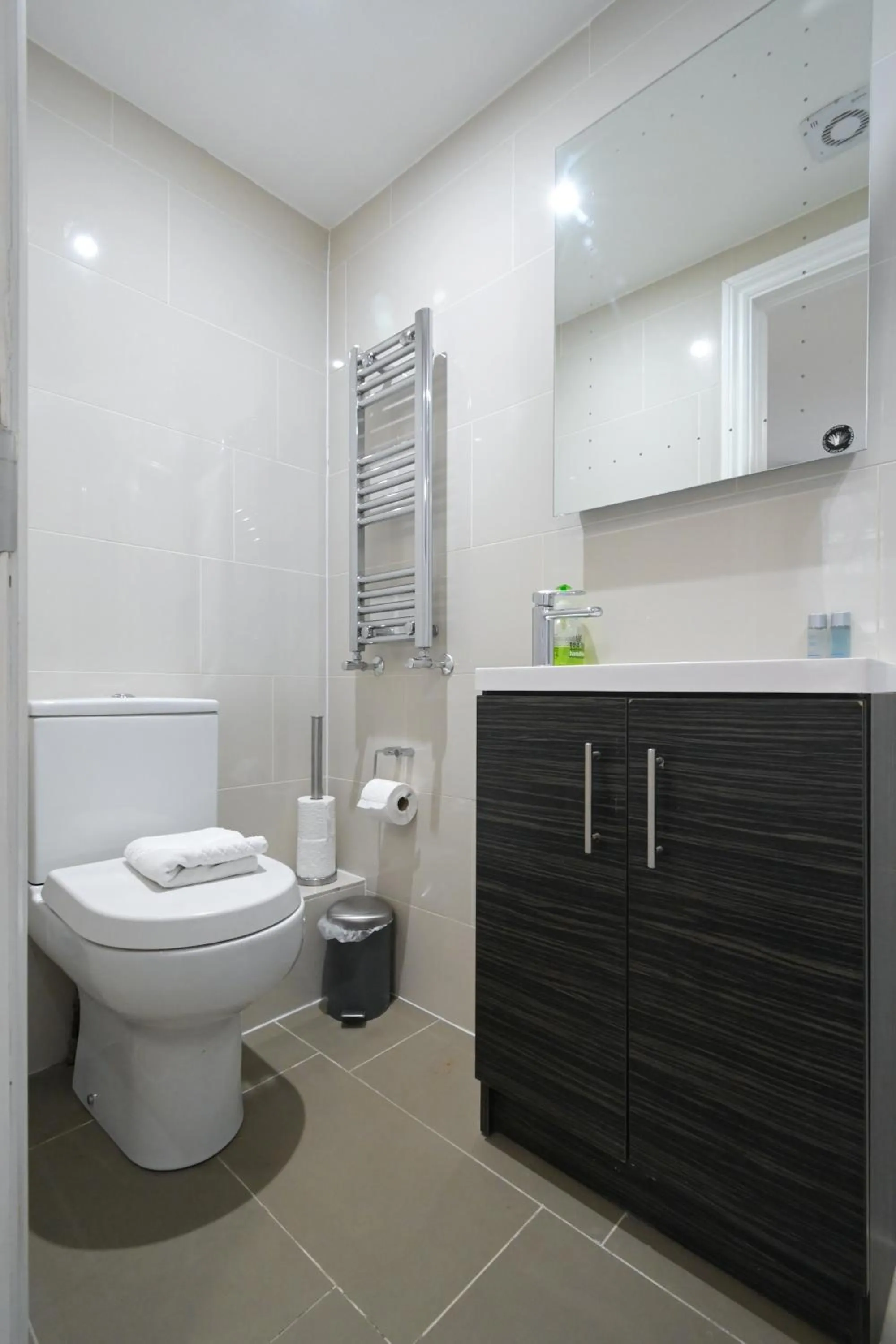 Toilet in Charlotte Street Rooms by News Hotel