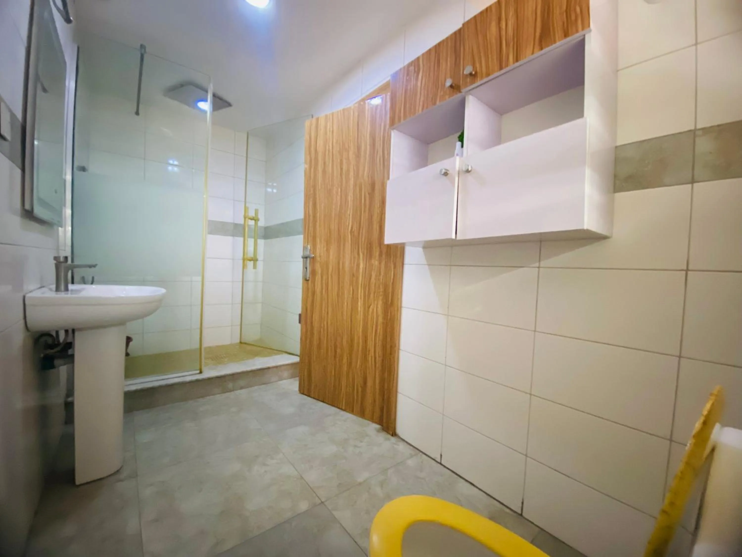 Presken Hotel Victoria Island, Bishop Oluwole