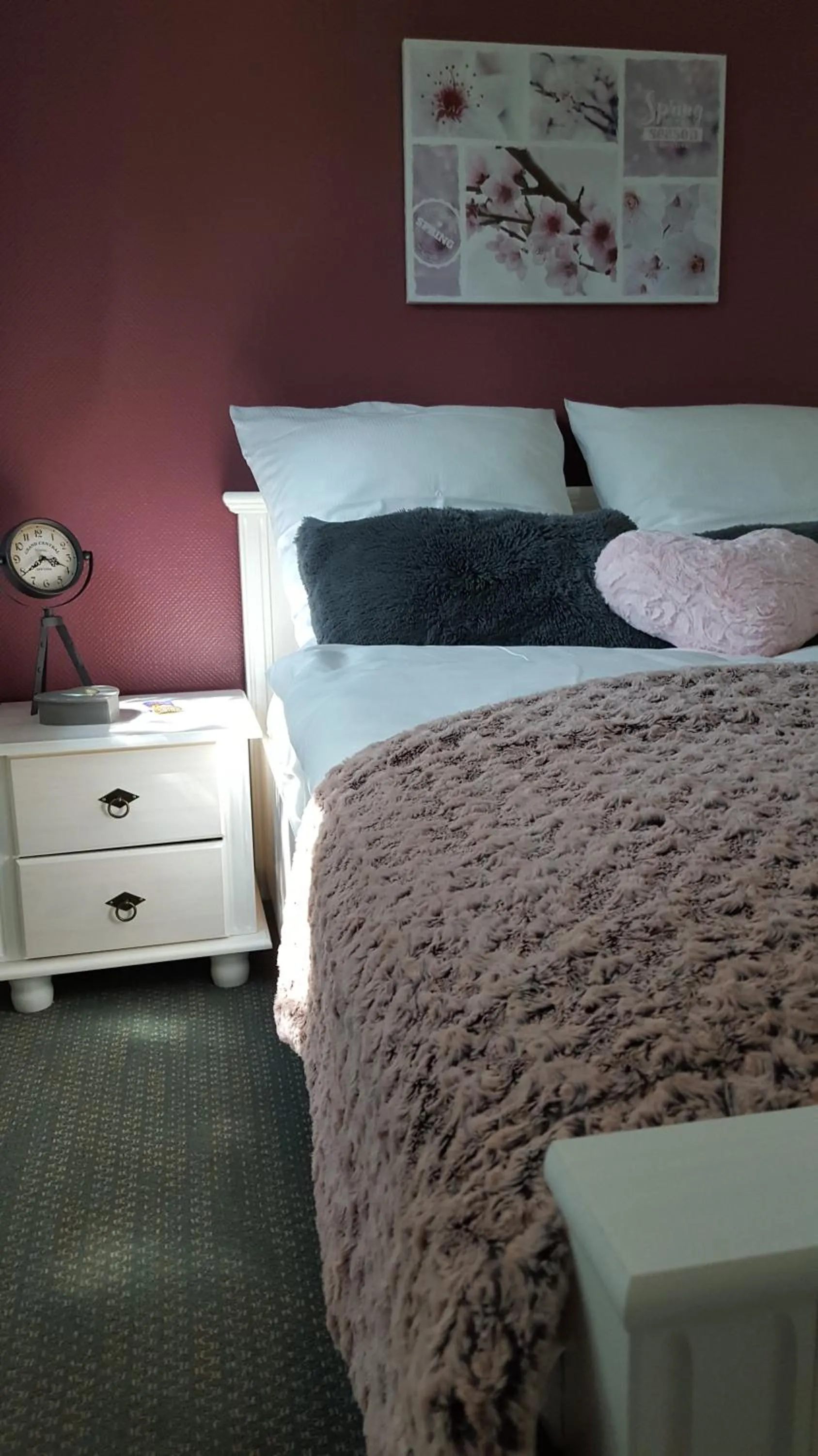 Photo of the whole room in B SIX Hotel