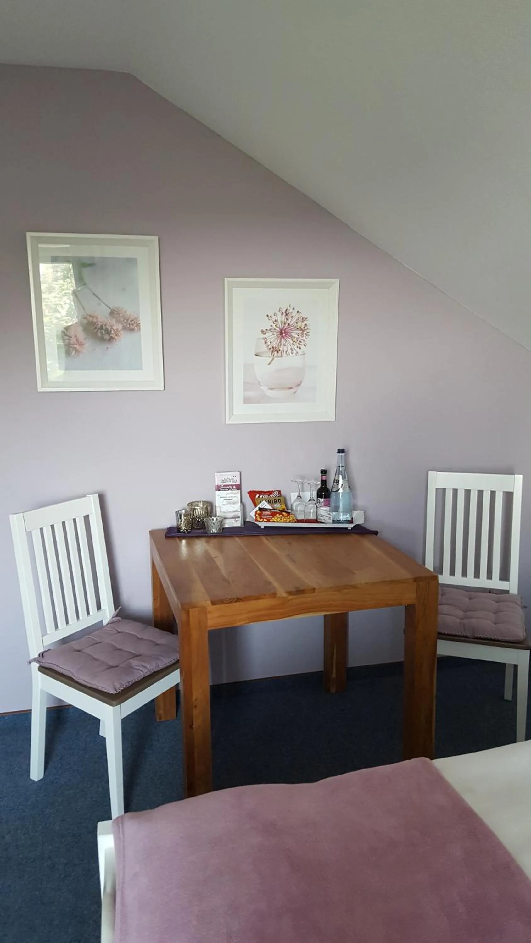 Photo of the whole room in B SIX Hotel