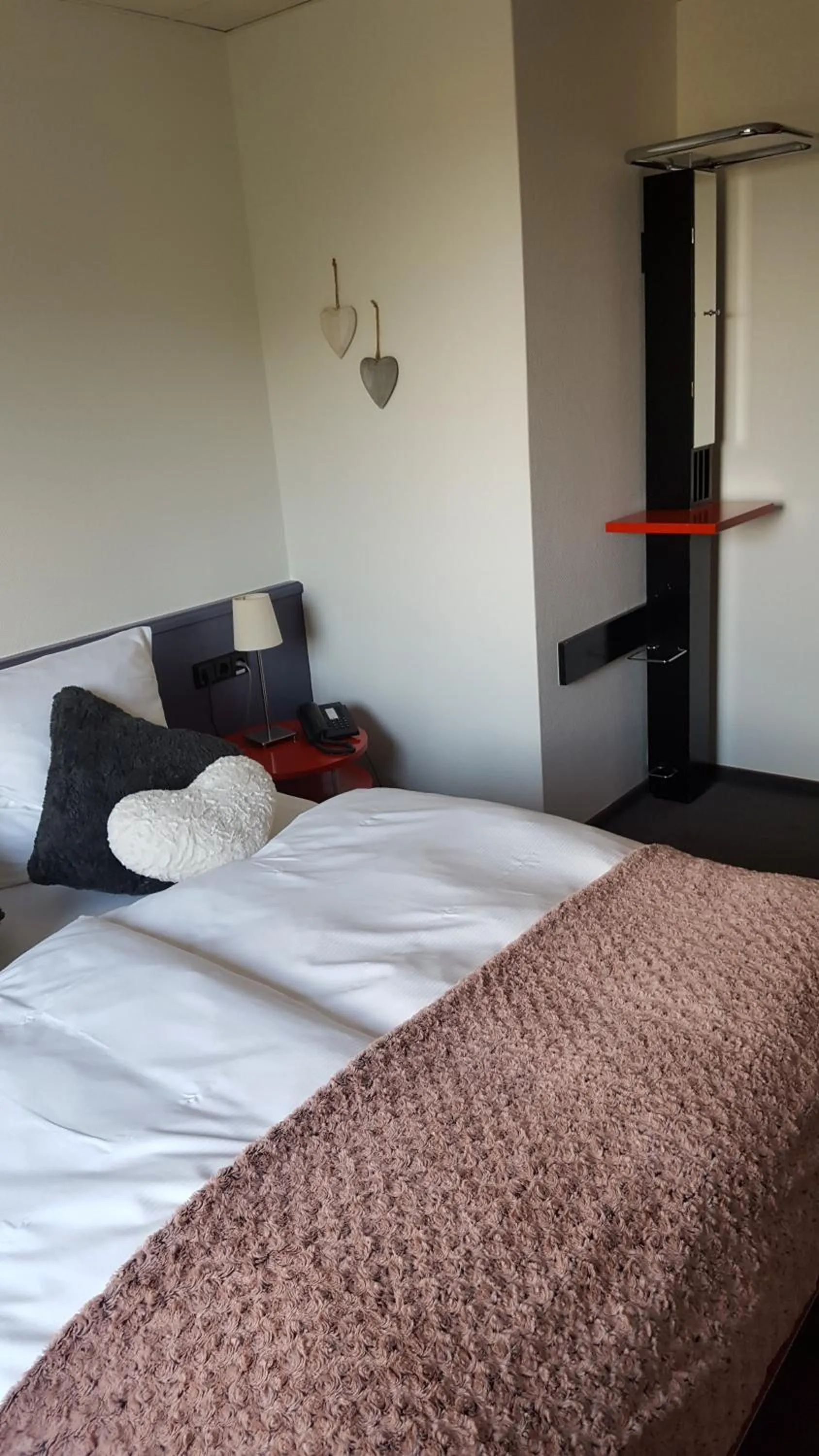 Photo of the whole room in B SIX Hotel