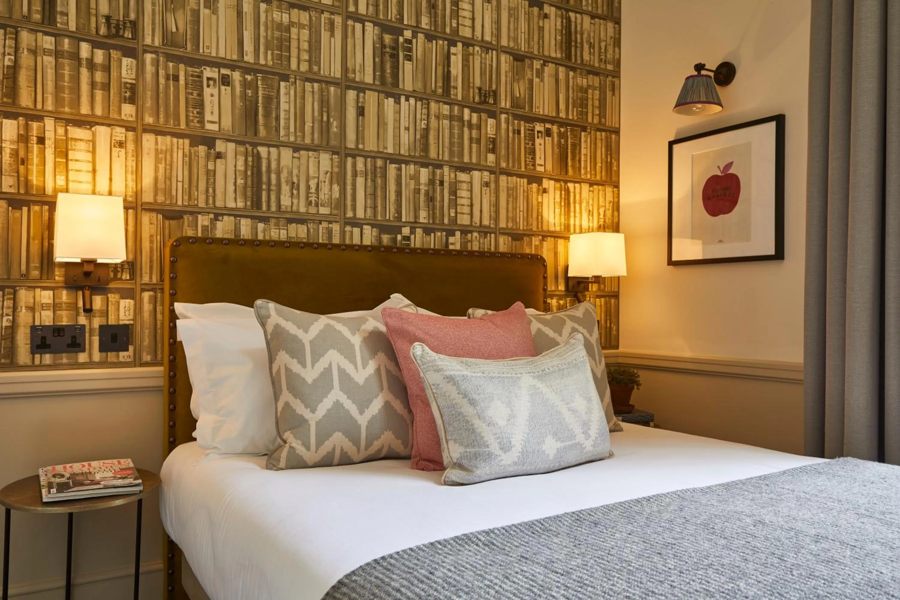 Bed in Room Mate Lime Tree