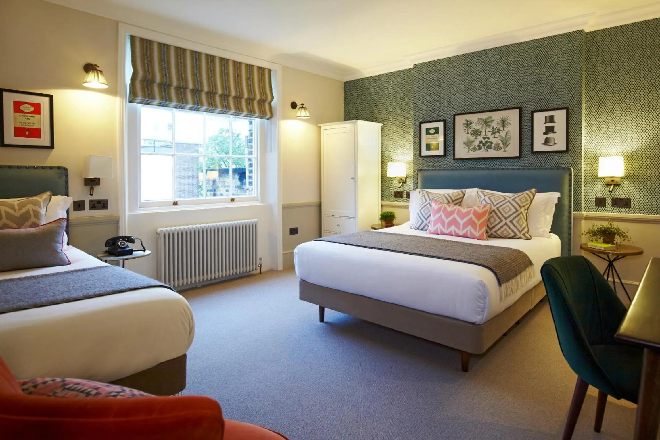 Bed in Room Mate Lime Tree