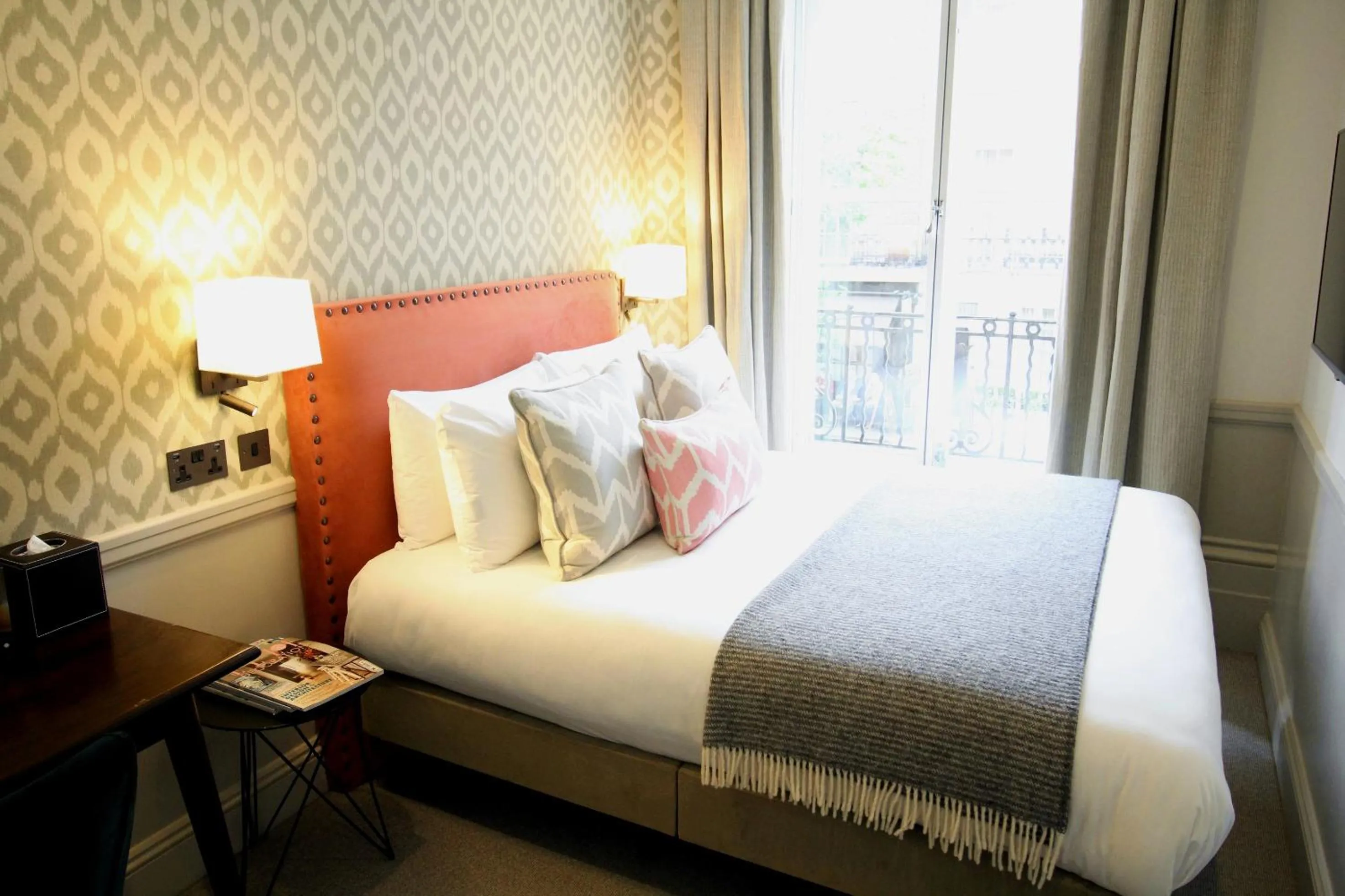 Bed in Room Mate Lime Tree