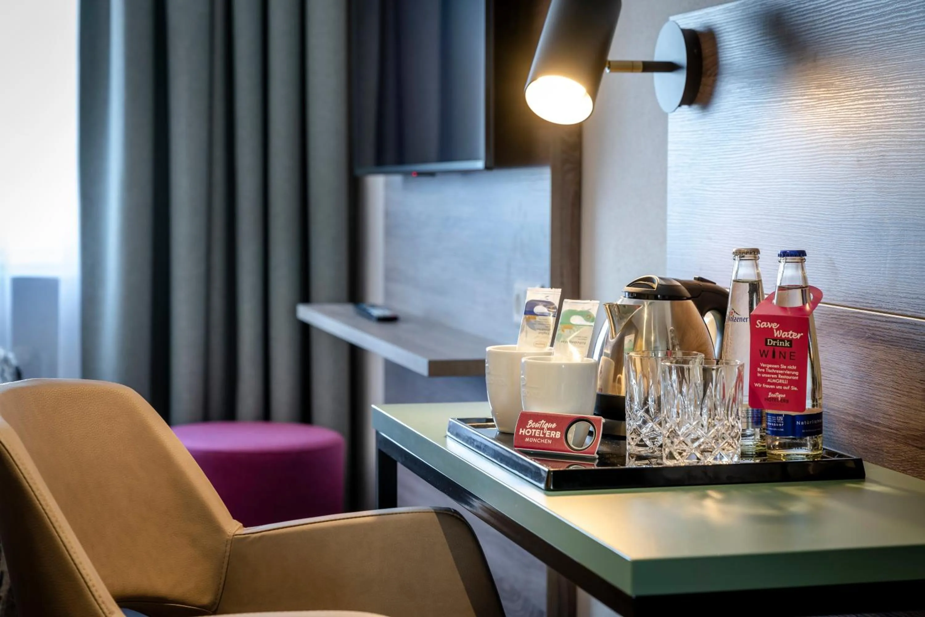 TV and multimedia in Boutique Hotel Erb München Parsdorf