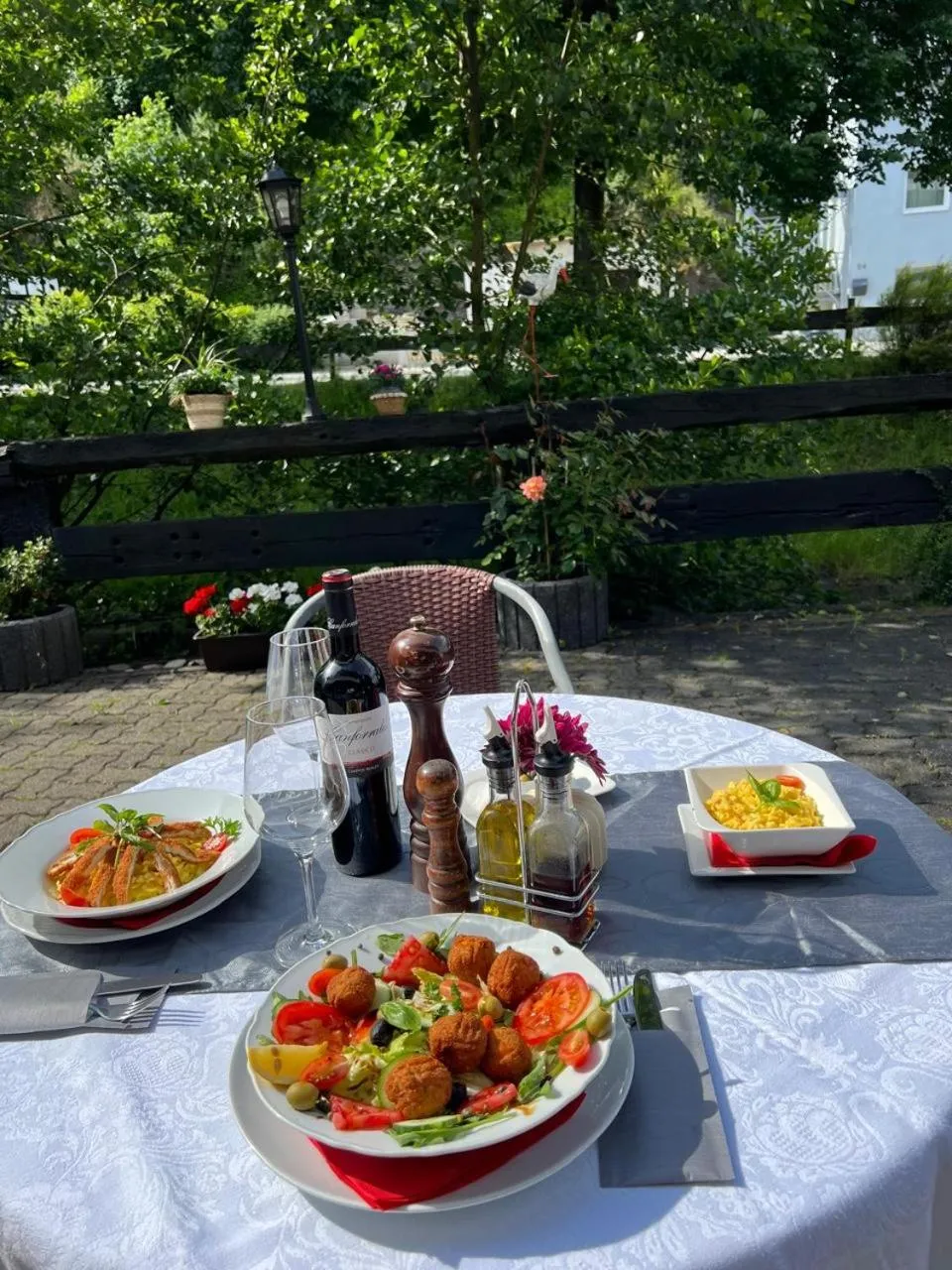 Restaurant/places to eat in Landhotel Laarmann