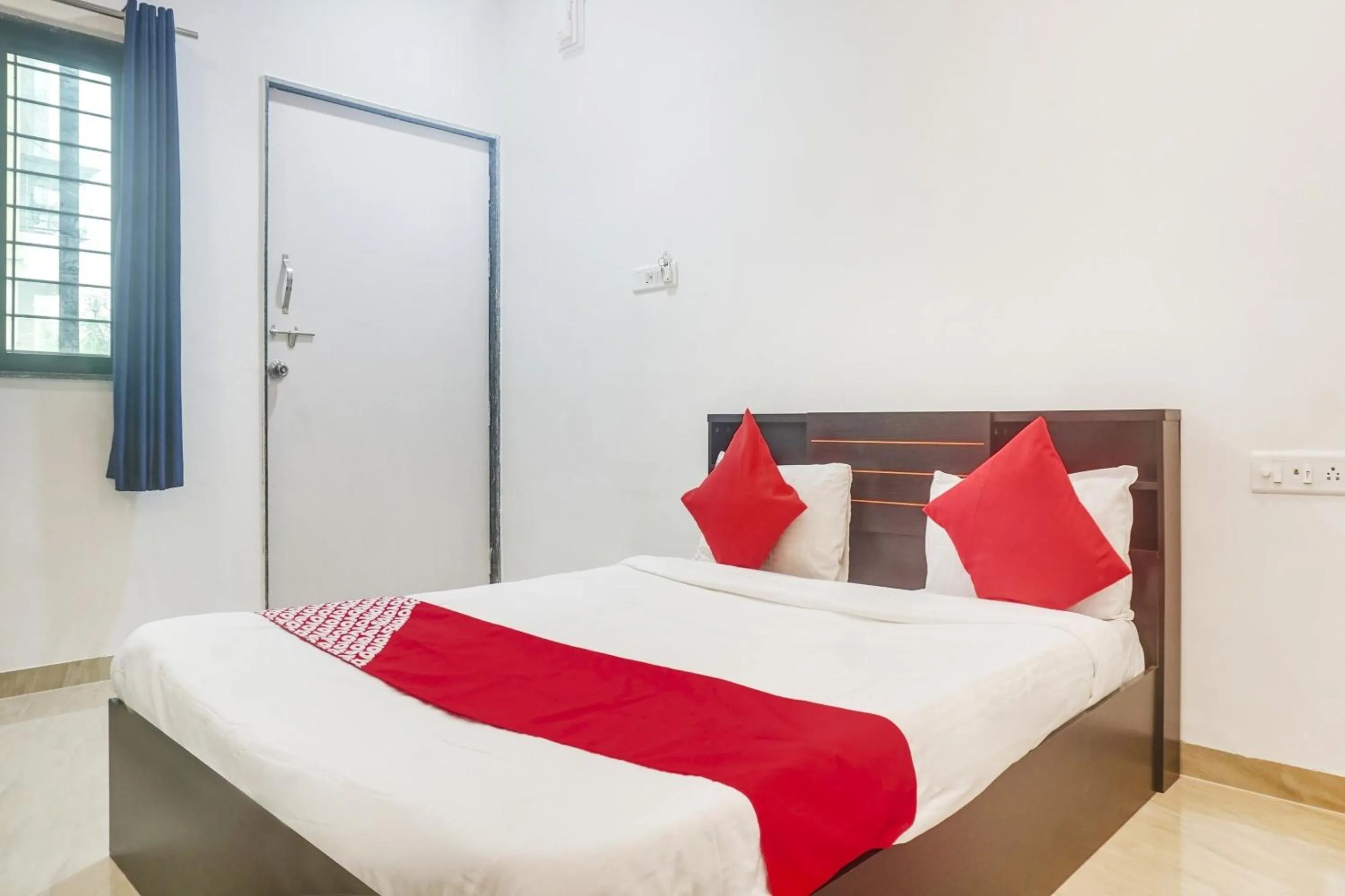 Bedroom, Bed in Hotel O Shanaya Inn