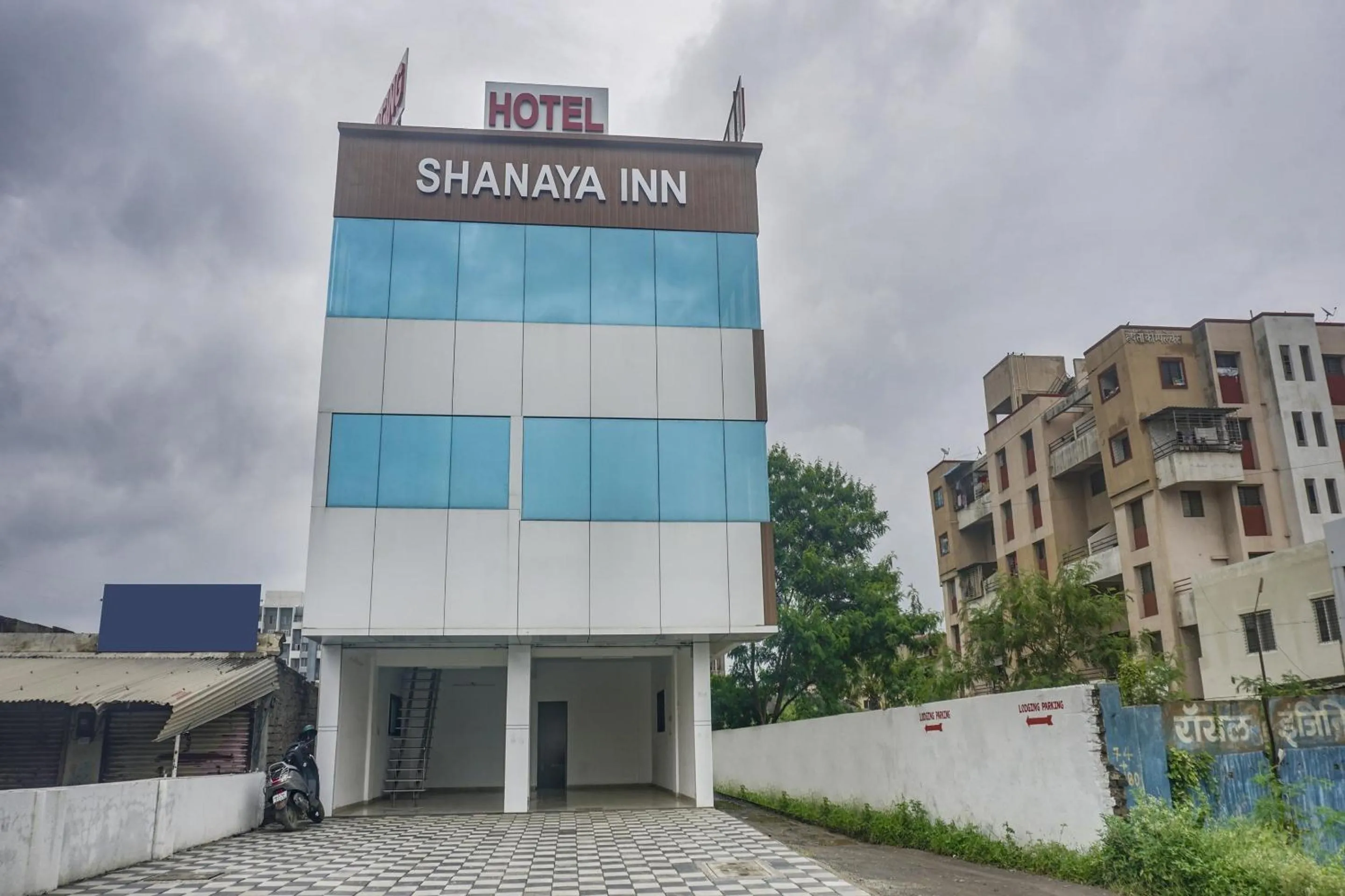 Facade/entrance in Hotel O Shanaya Inn