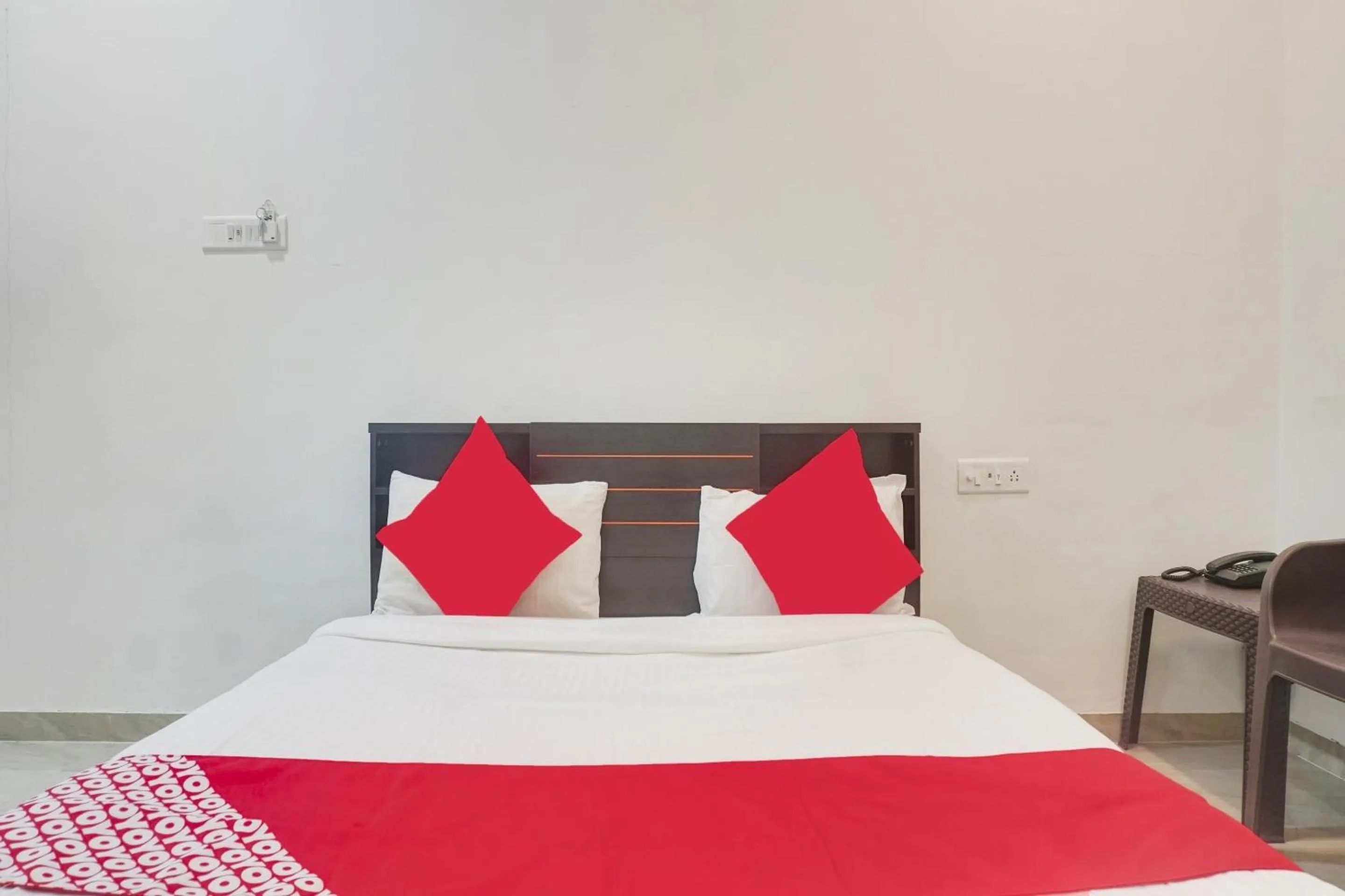 Bedroom, Bed in Hotel O Shanaya Inn