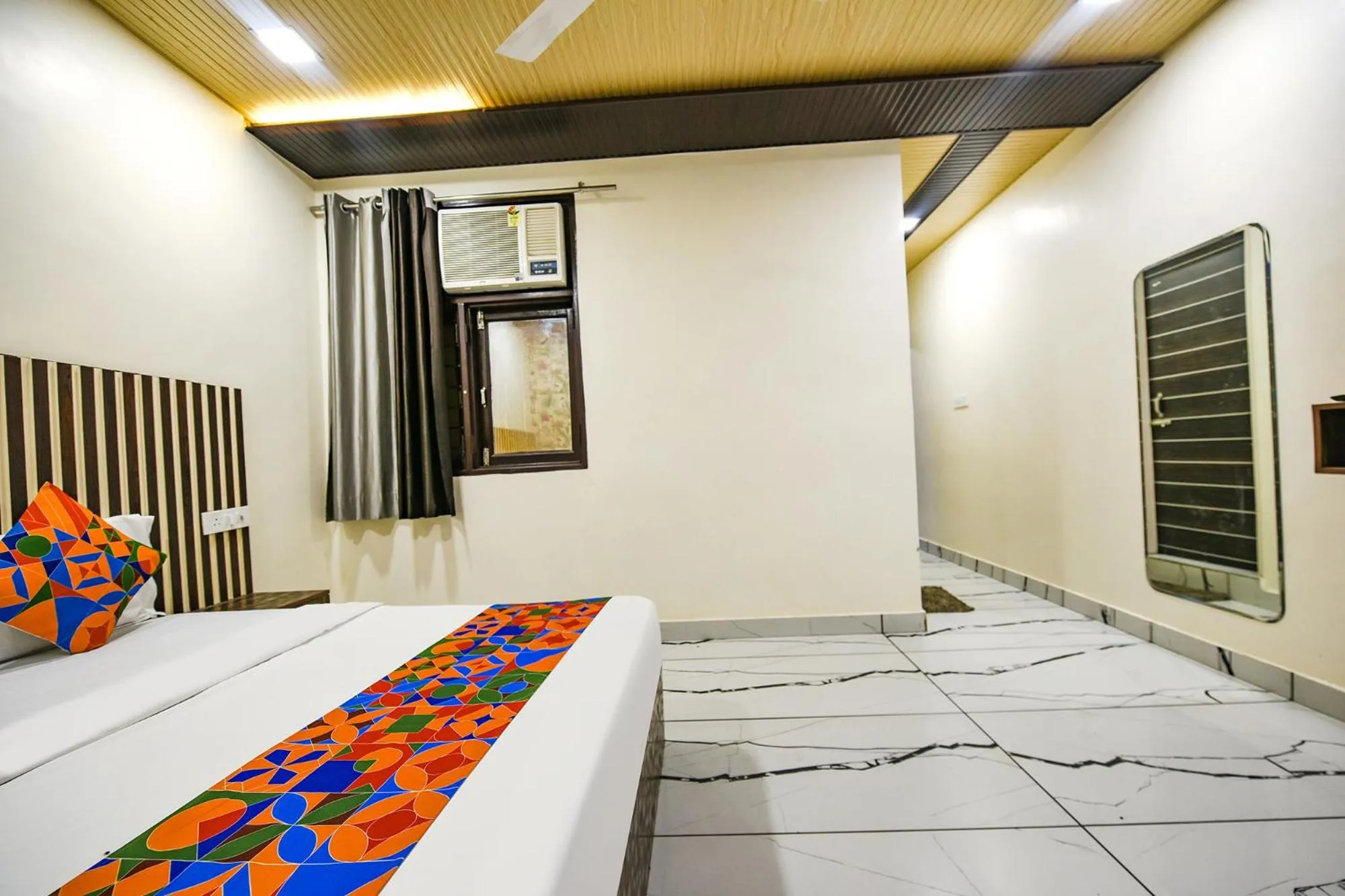 Bed in FabHotel The Crystal Palace Rohini