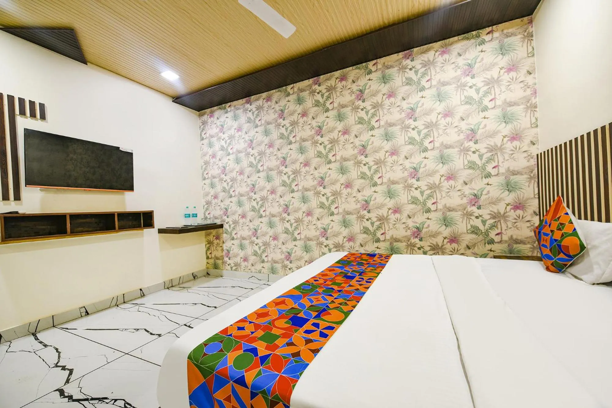 Bed in FabHotel The Crystal Palace Rohini