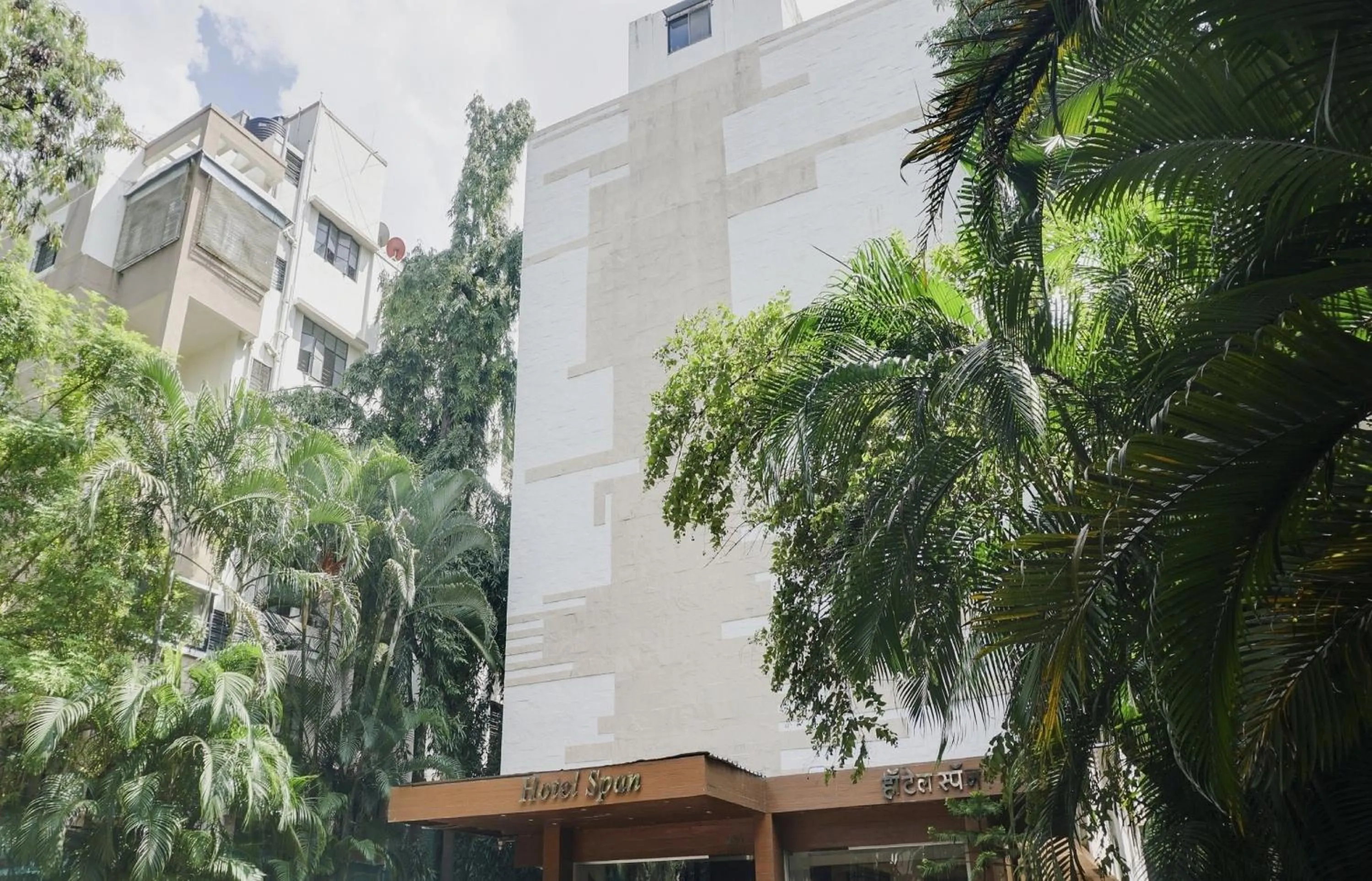 Facade/entrance in Hotel O Span Executive