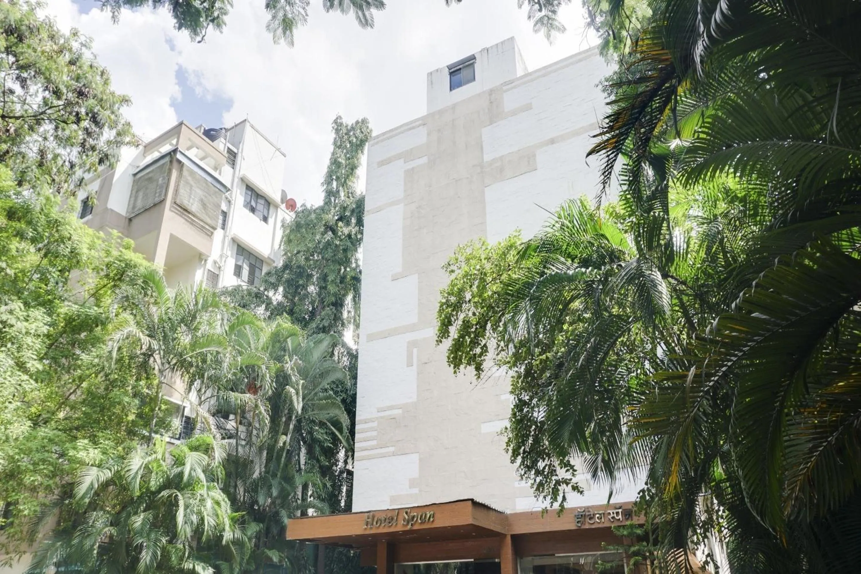 Facade/entrance in Hotel O Span Executive