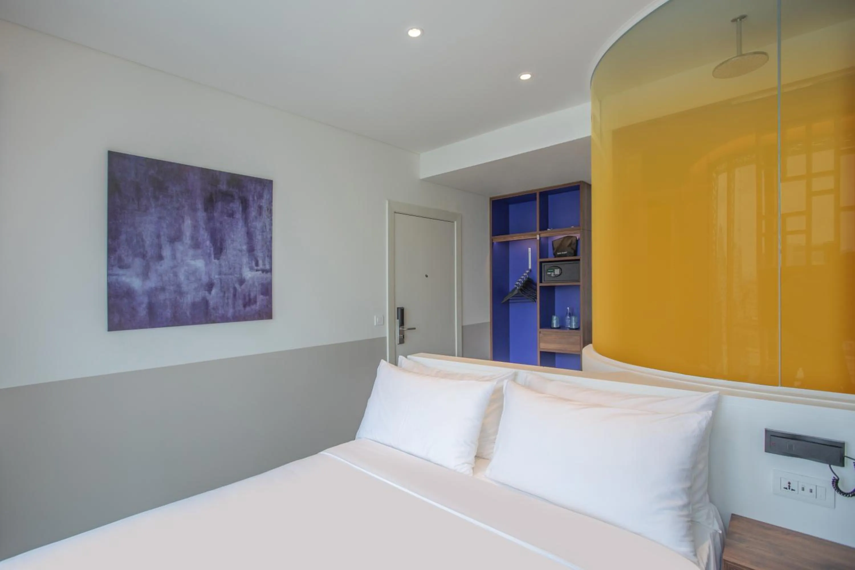 Premier Queen City View Room in Wink Hotel Saigon Centre - Affordable Luxury - 24hrs Stay