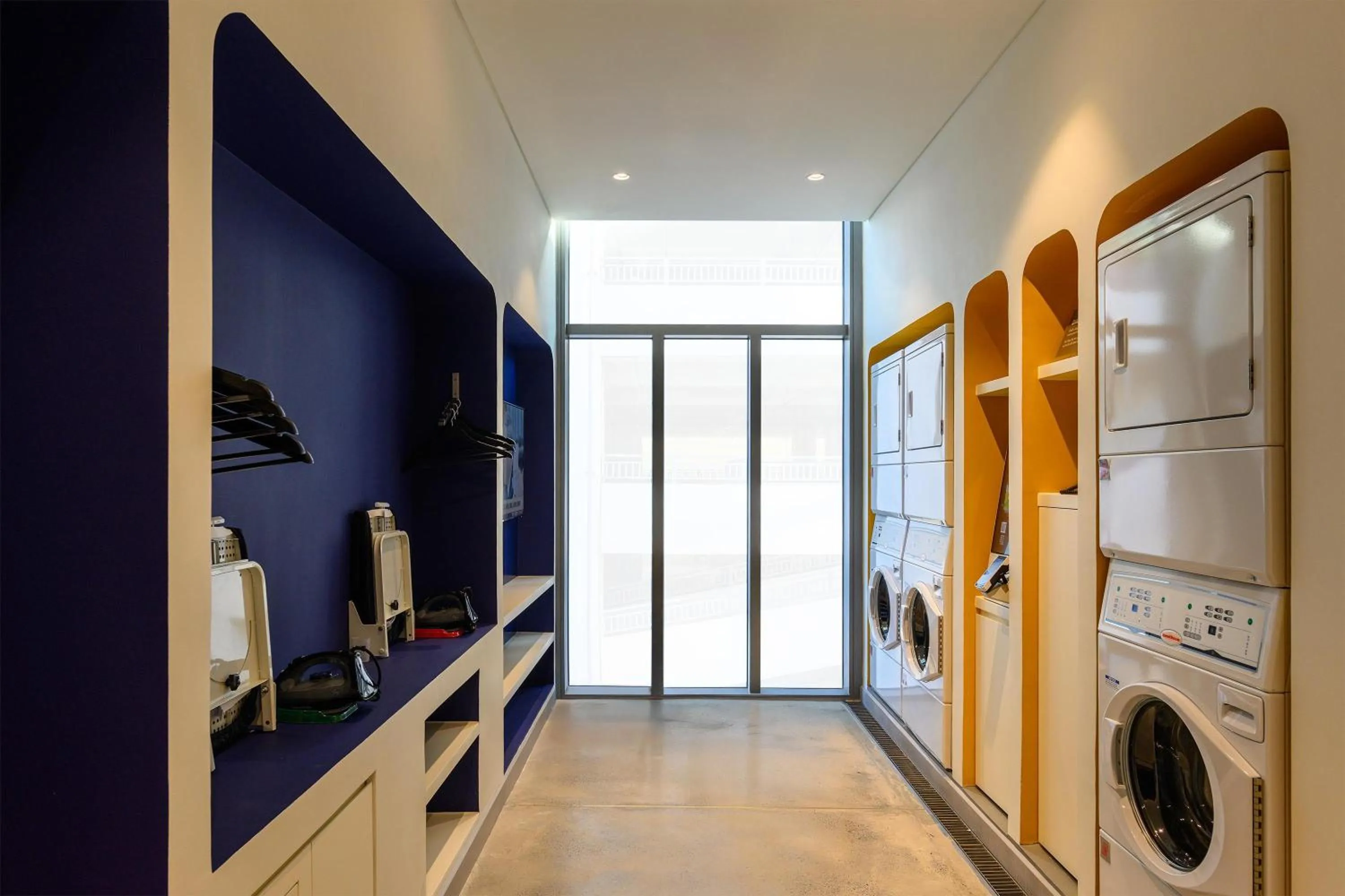 flat iron in Wink Saigon Centre, Unscripted by Hyatt - 24 Hours stay