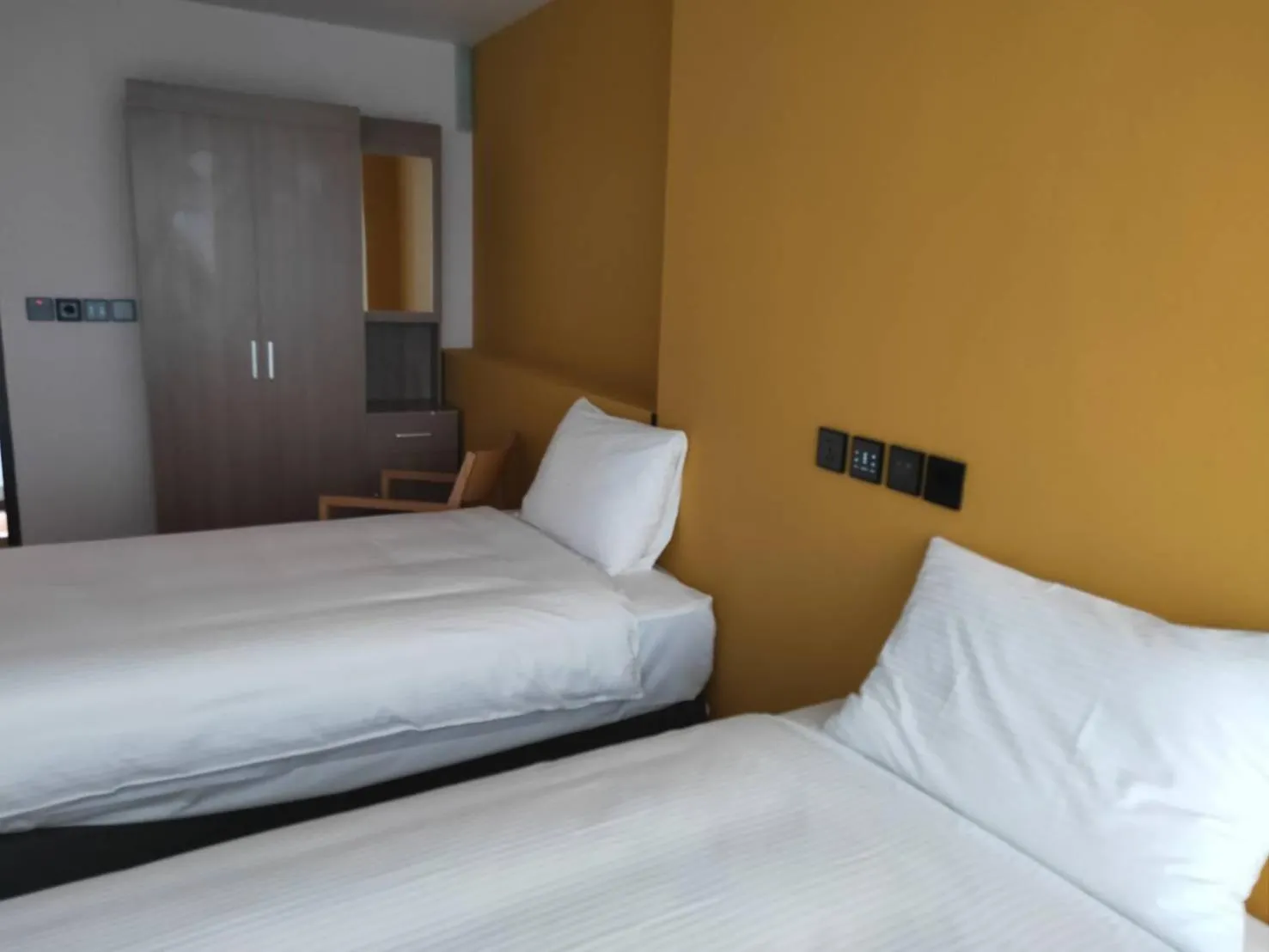 bunk bed, Bed in Comin' Place