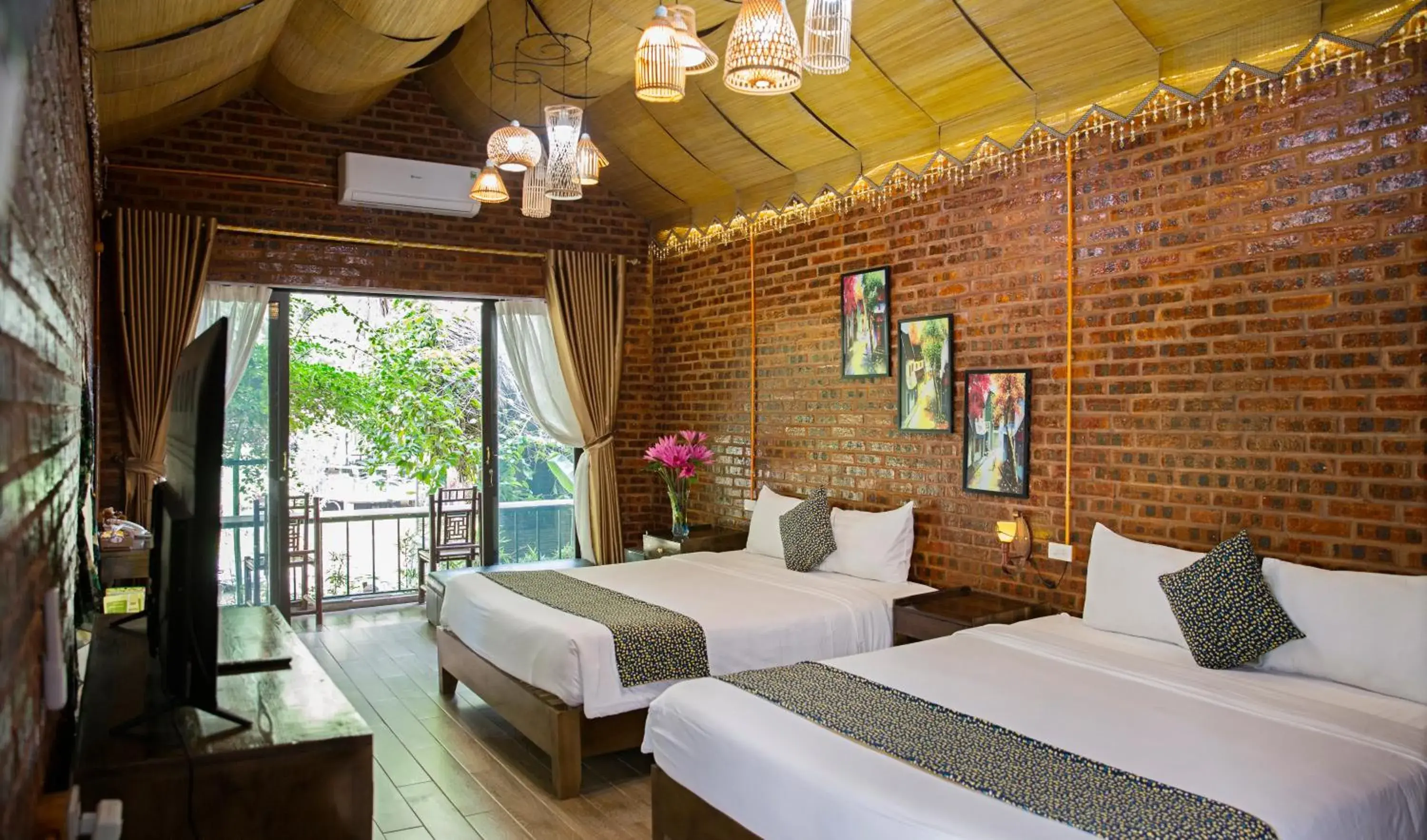 Bungalow Family in Tam Coc Lion Kings Hotel & Resort Bungalow Family in Tam Coc Lion Kings Hotel & Resort