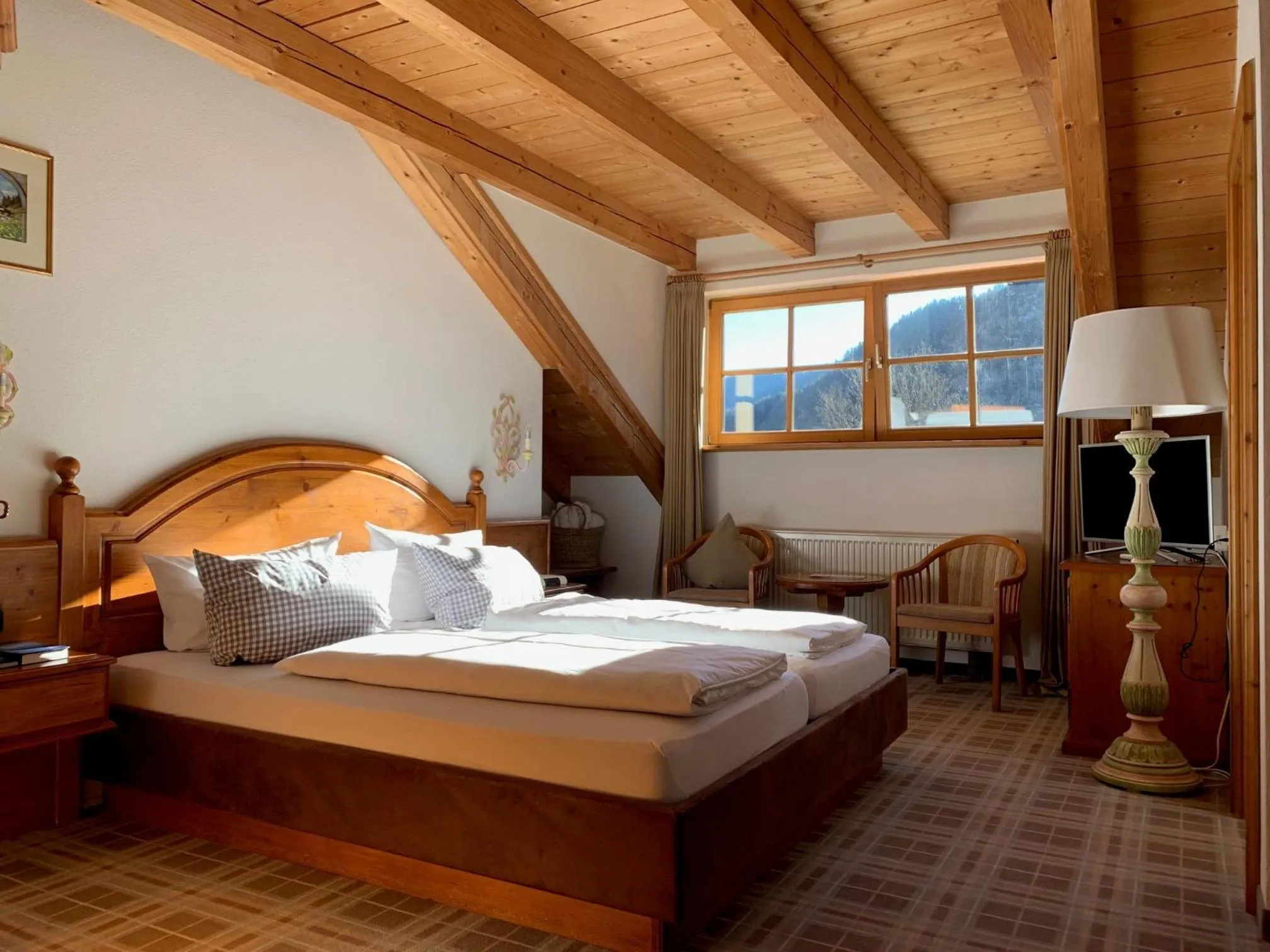 Photo of the whole room, Bed in Hotel Blaue Gams ***S