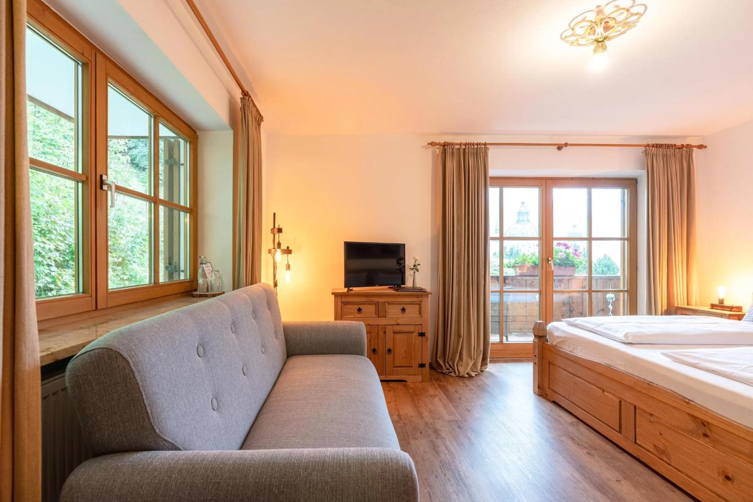 Bedroom, Bed in Hotel Blaue Gams ***S