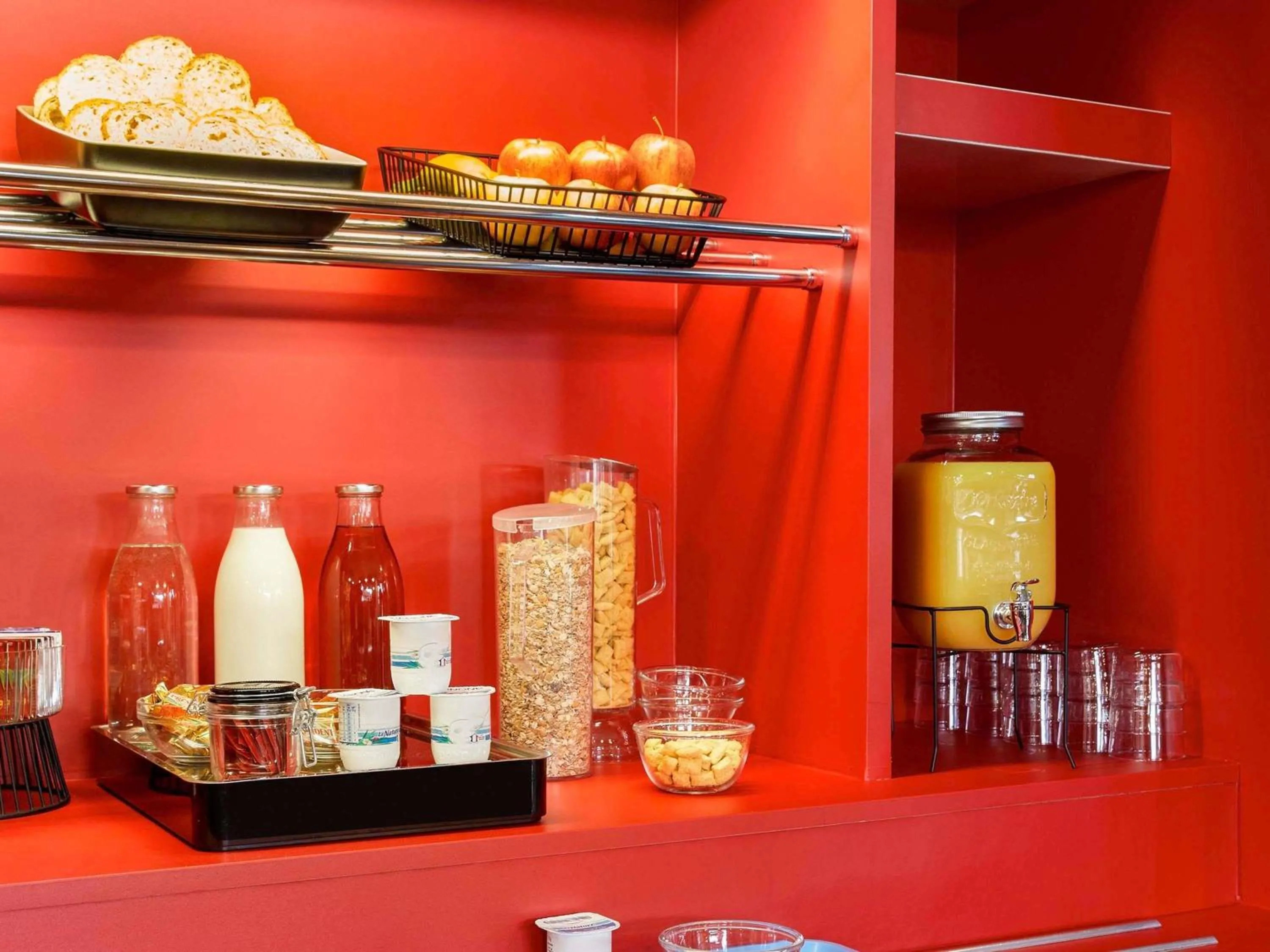 Breakfast in hotelF1 Poitiers Nord Futuroscope