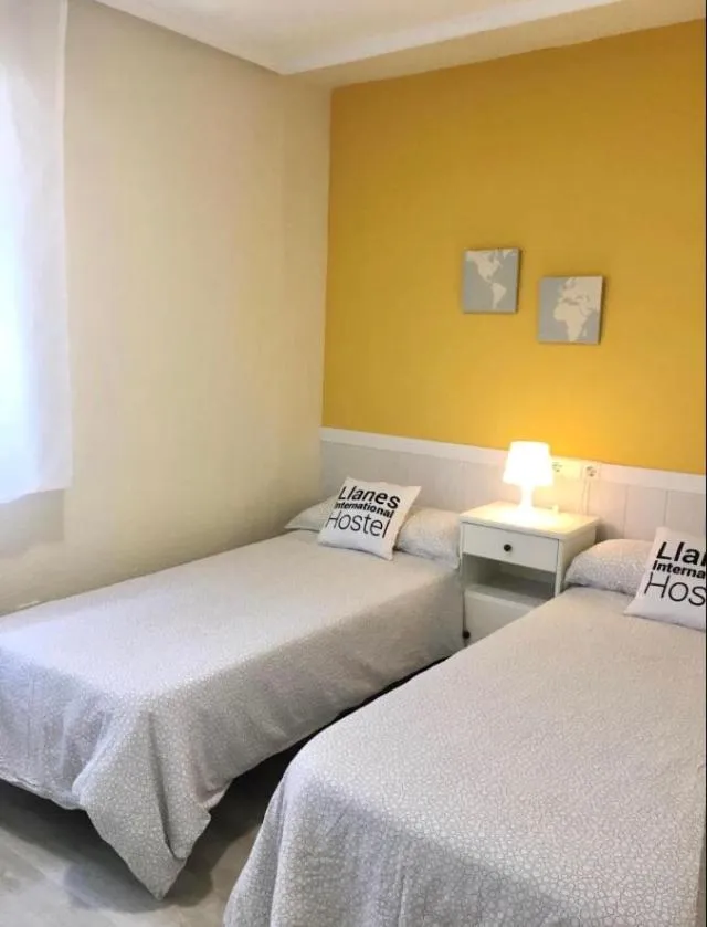 Photo of the whole room in Albergue Internacional de Llanes