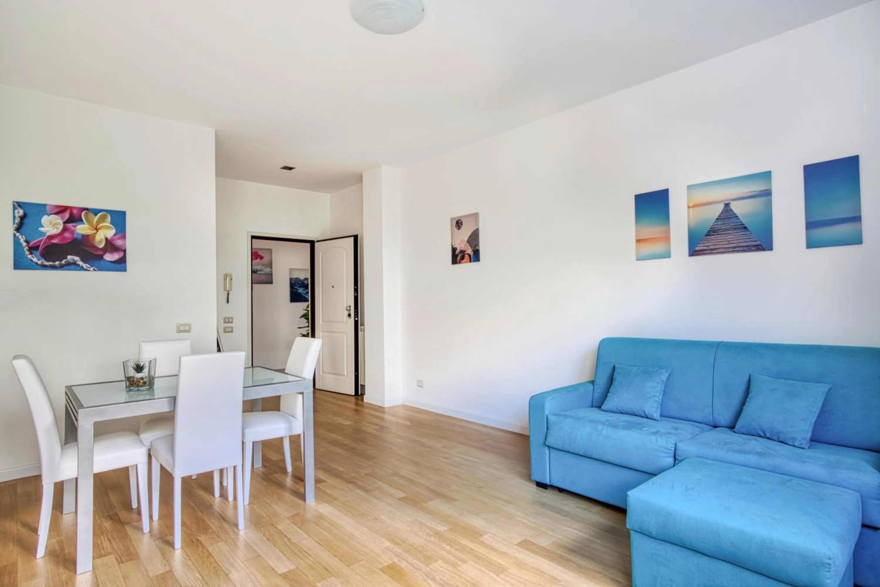 Living room in Horizon Suites