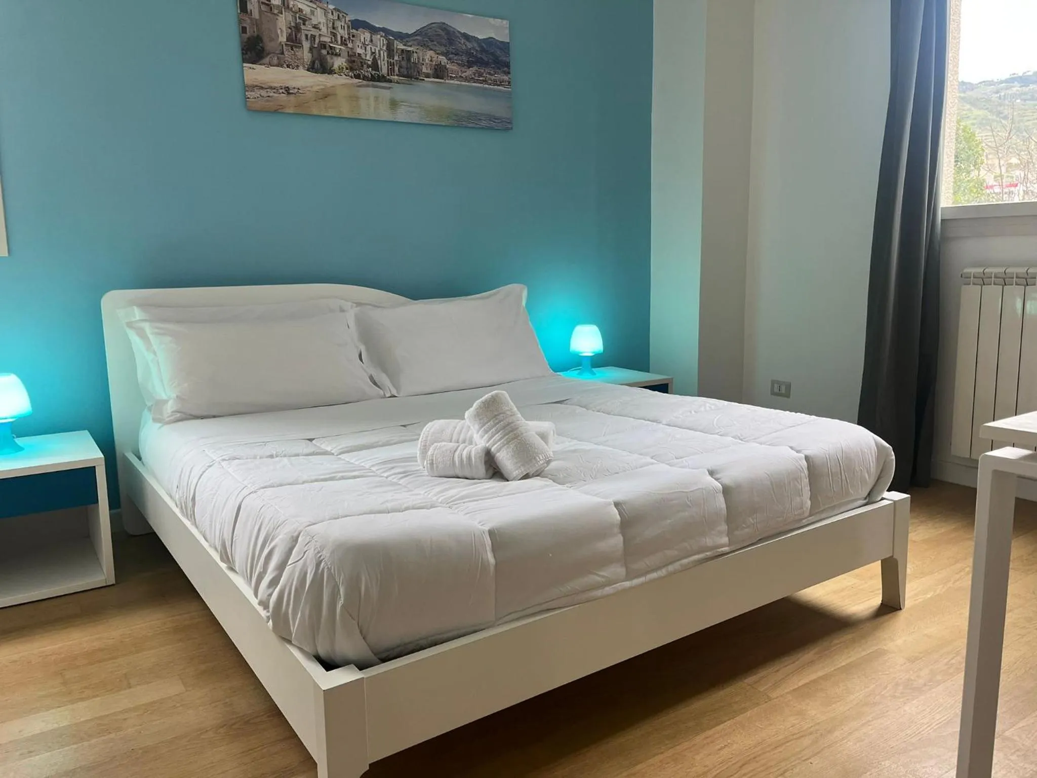 Bedroom, Bed in Horizon Suites