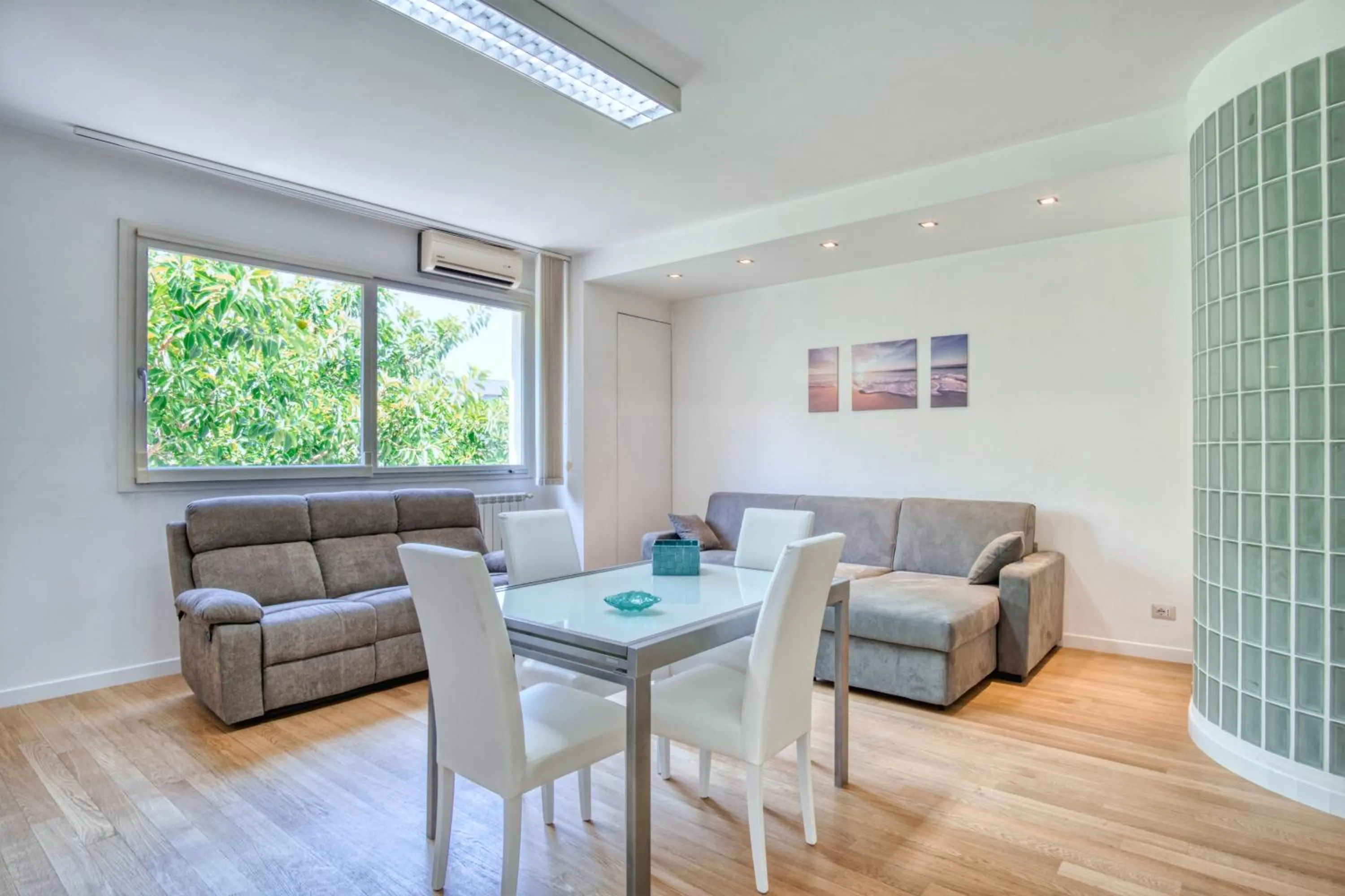 Living room in Horizon Suites