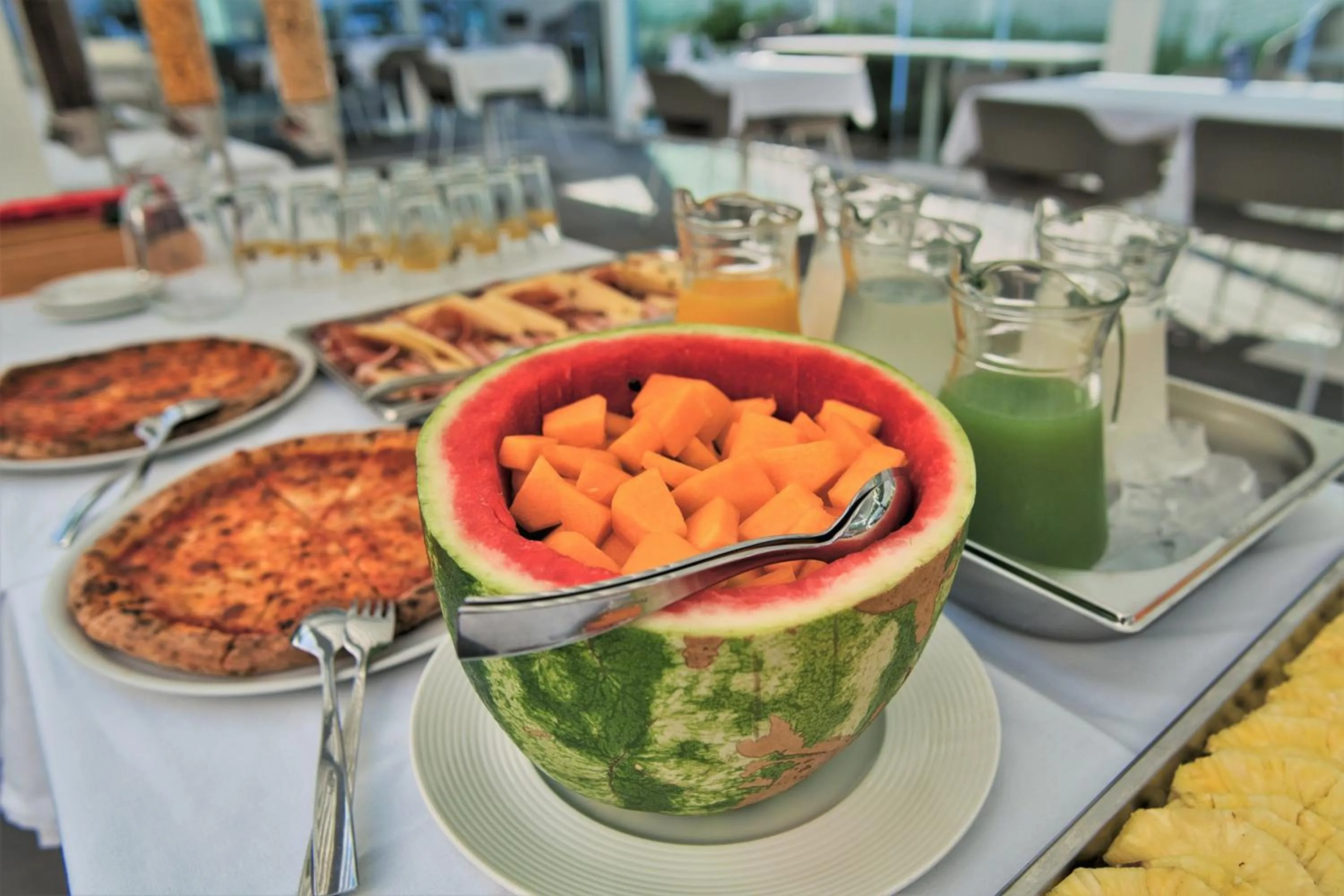 Buffet breakfast in Horizon Suites