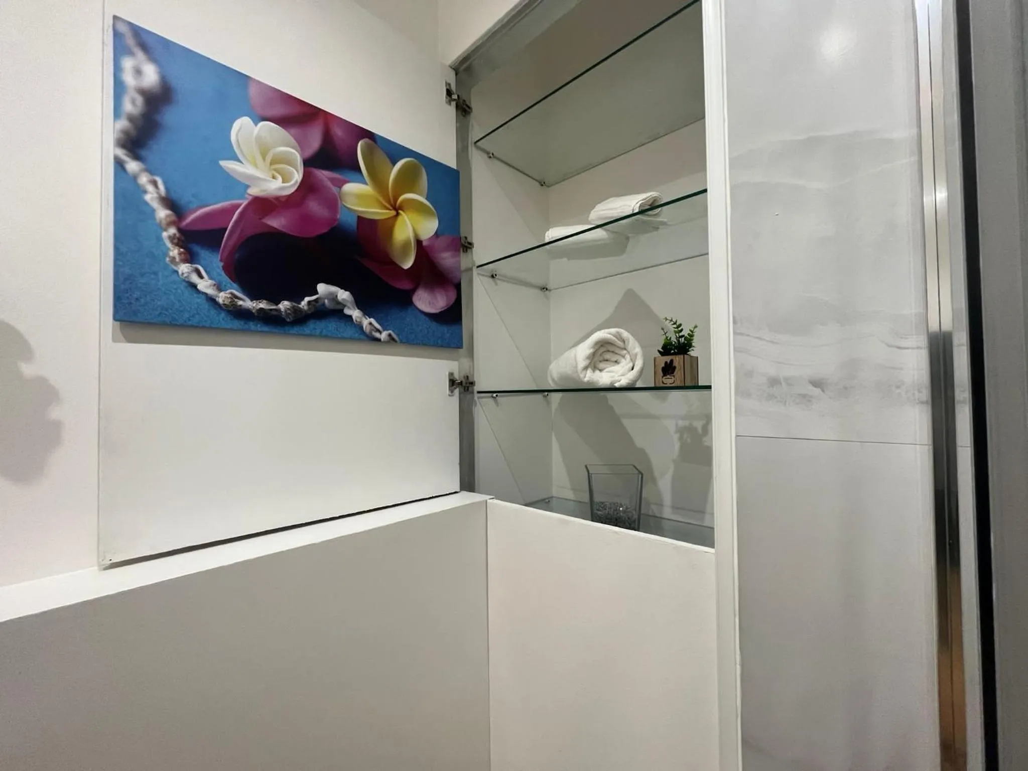 Shower in Horizon Suites