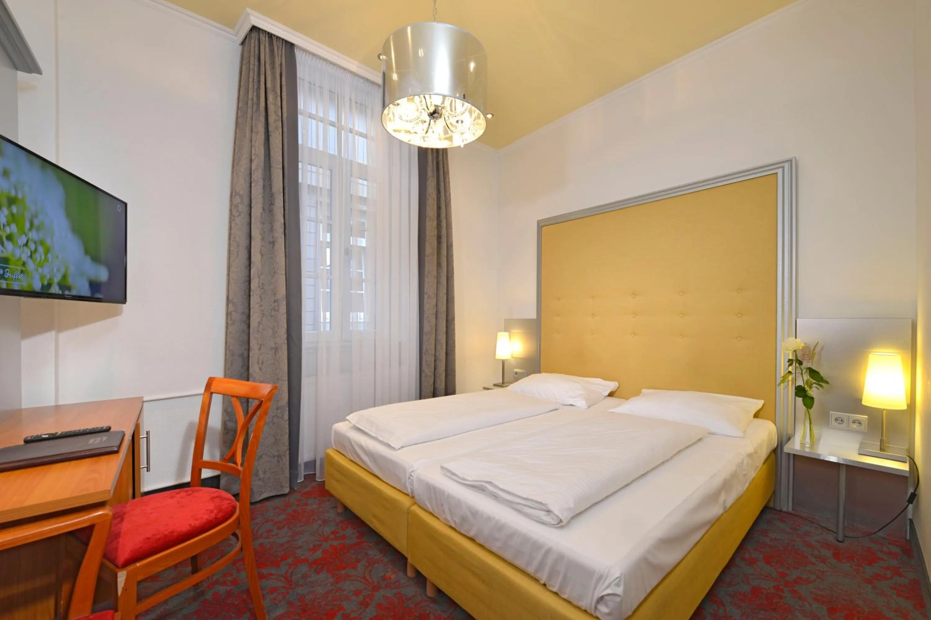 Photo of the whole room, Bed in Celler Hof