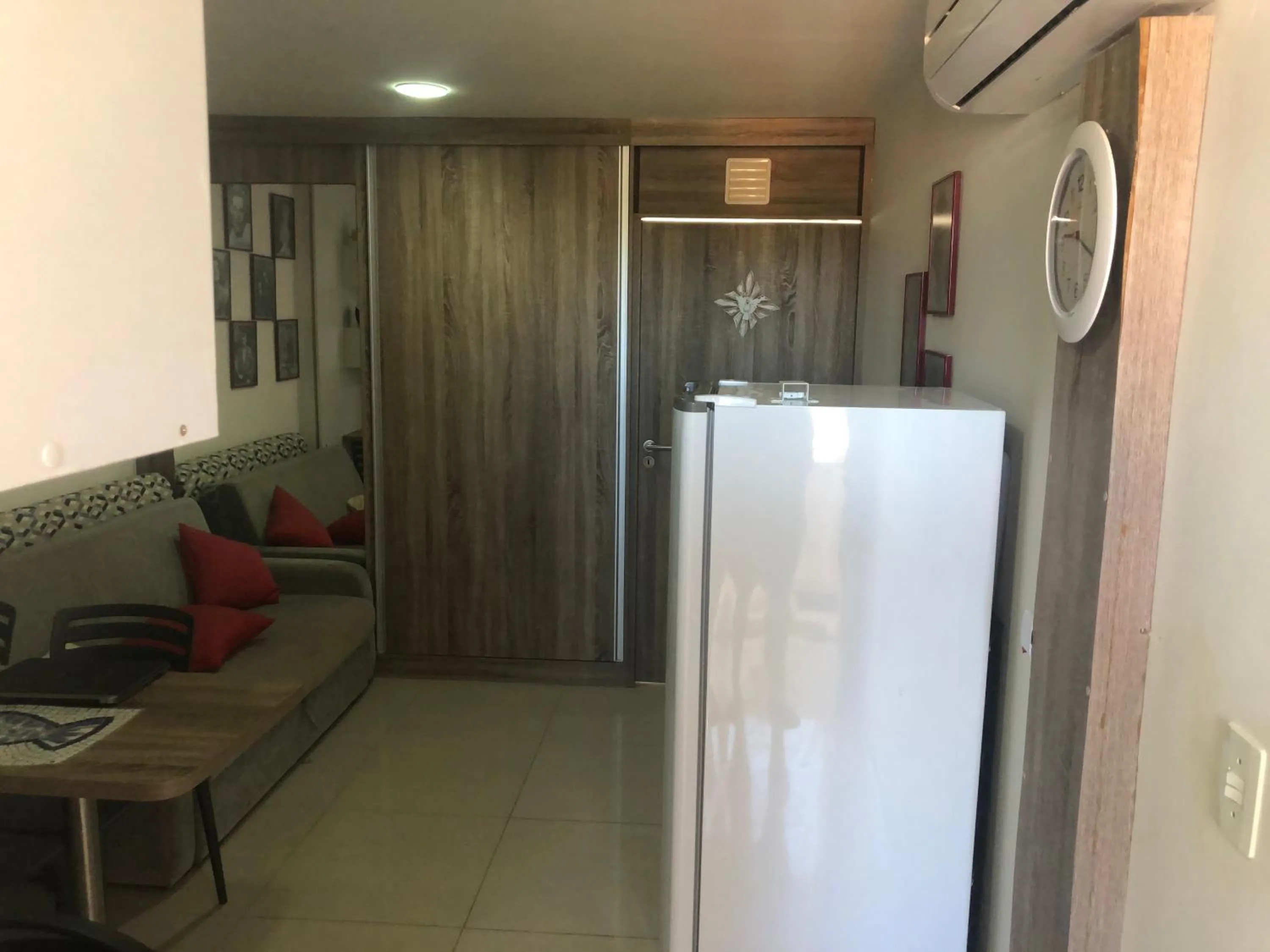 Communal lounge/ TV room in Praia Carneiros Flat Hotel