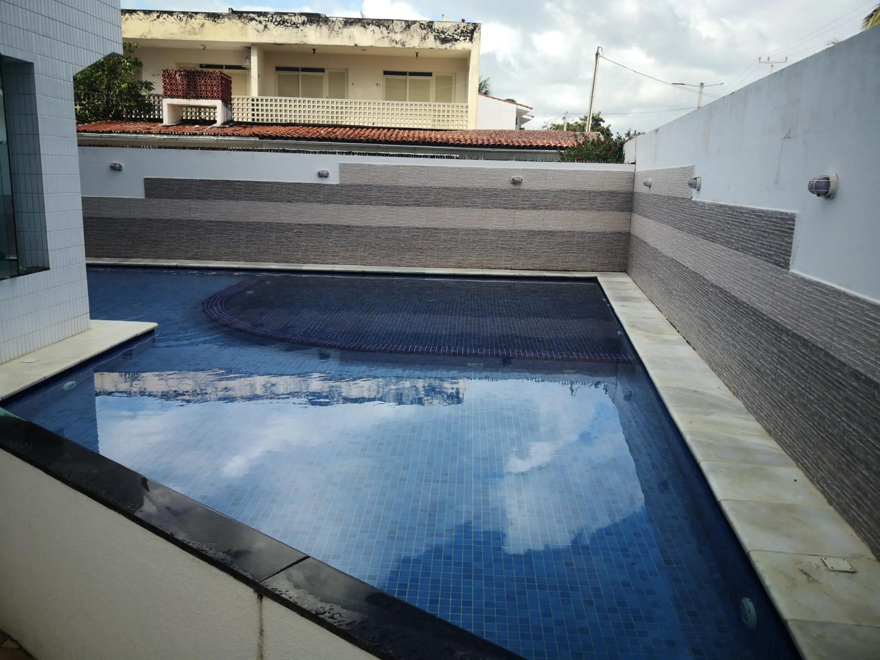 Swimming pool in Praia Carneiros Flat Hotel