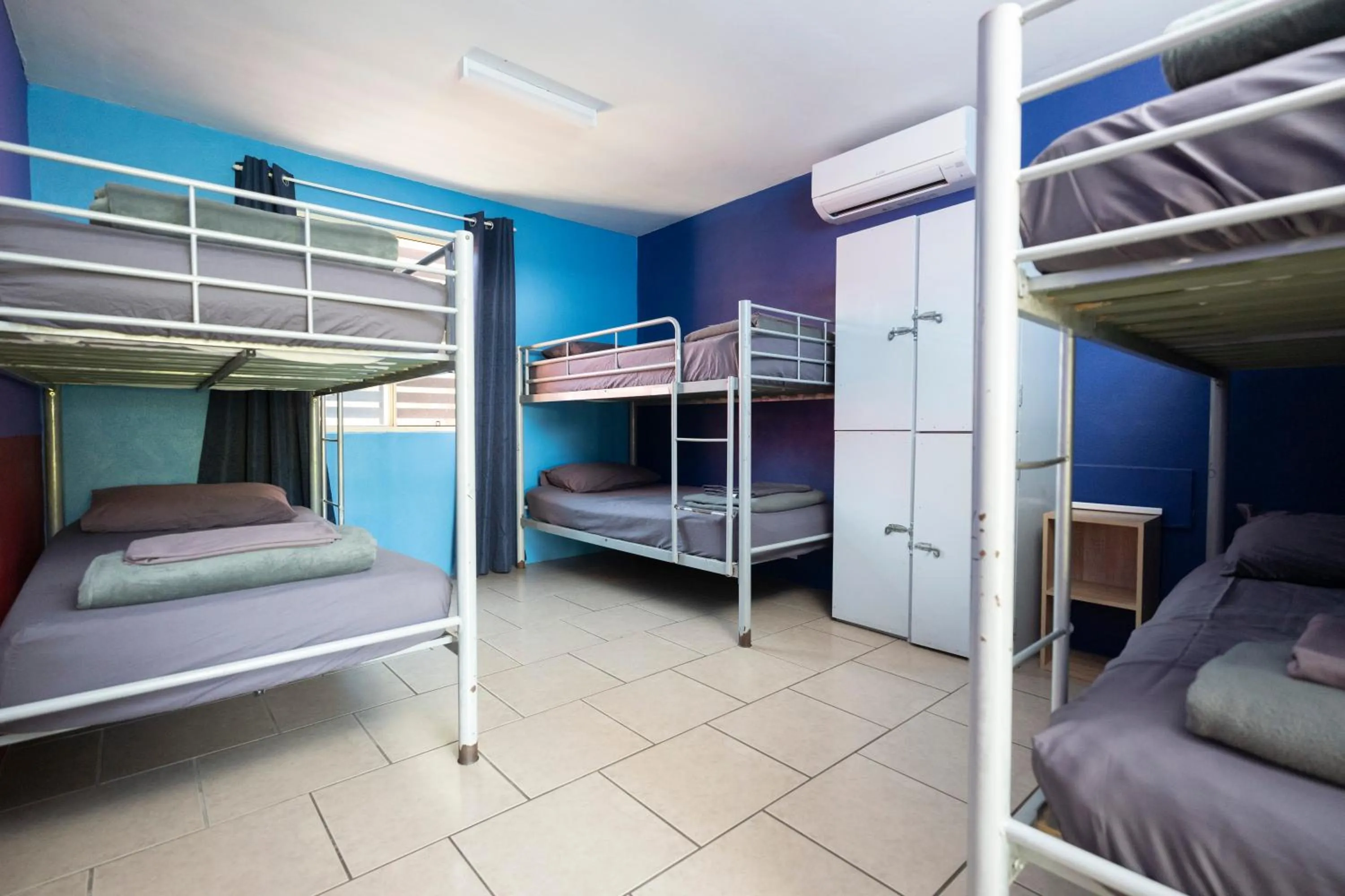 Bed in 6 Share Mix with Ensuite  in 1770 Beachside Backpacker