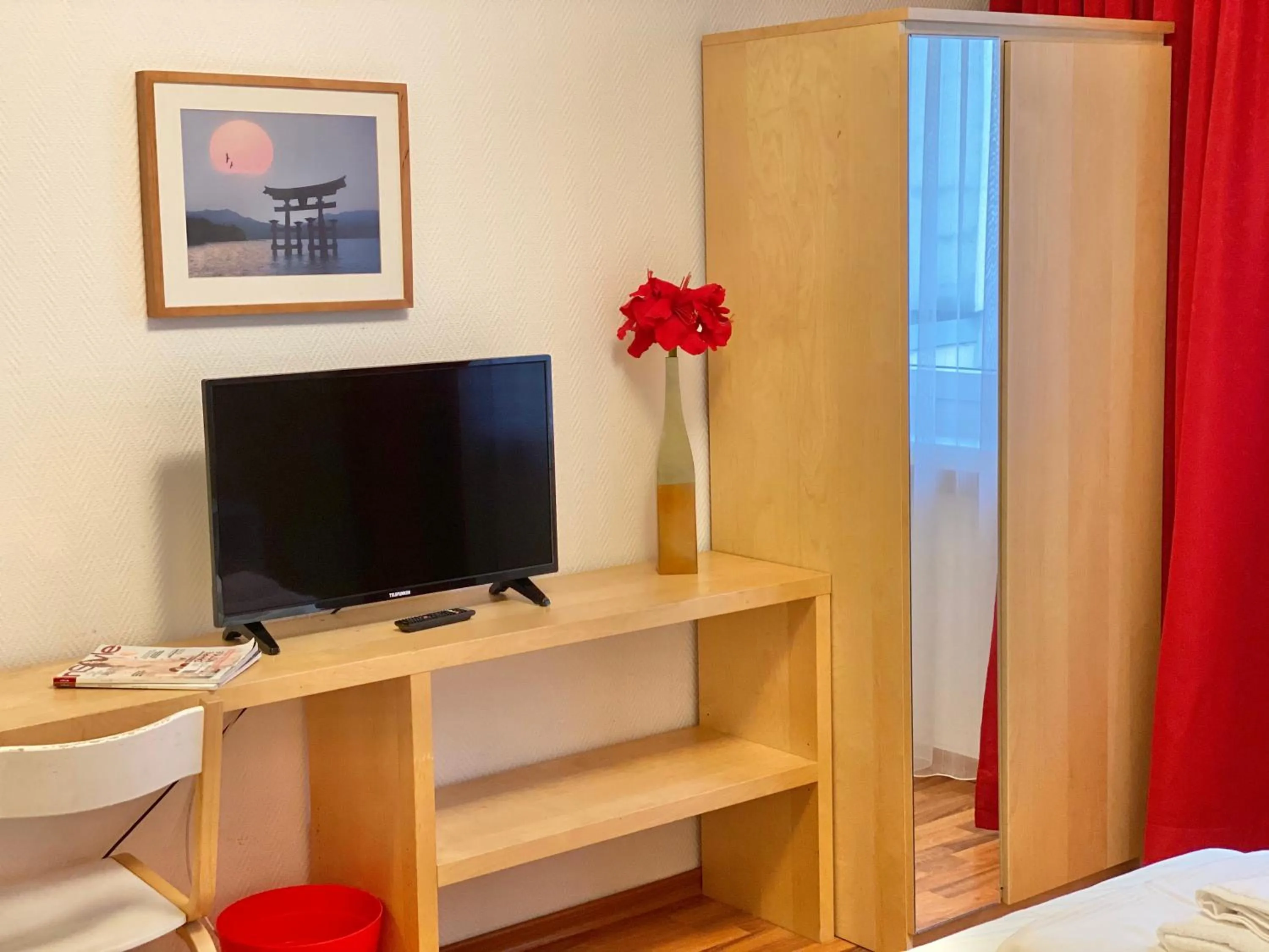 TV and multimedia, Bed in Hotel Arena Rooms - Berlin Mitte